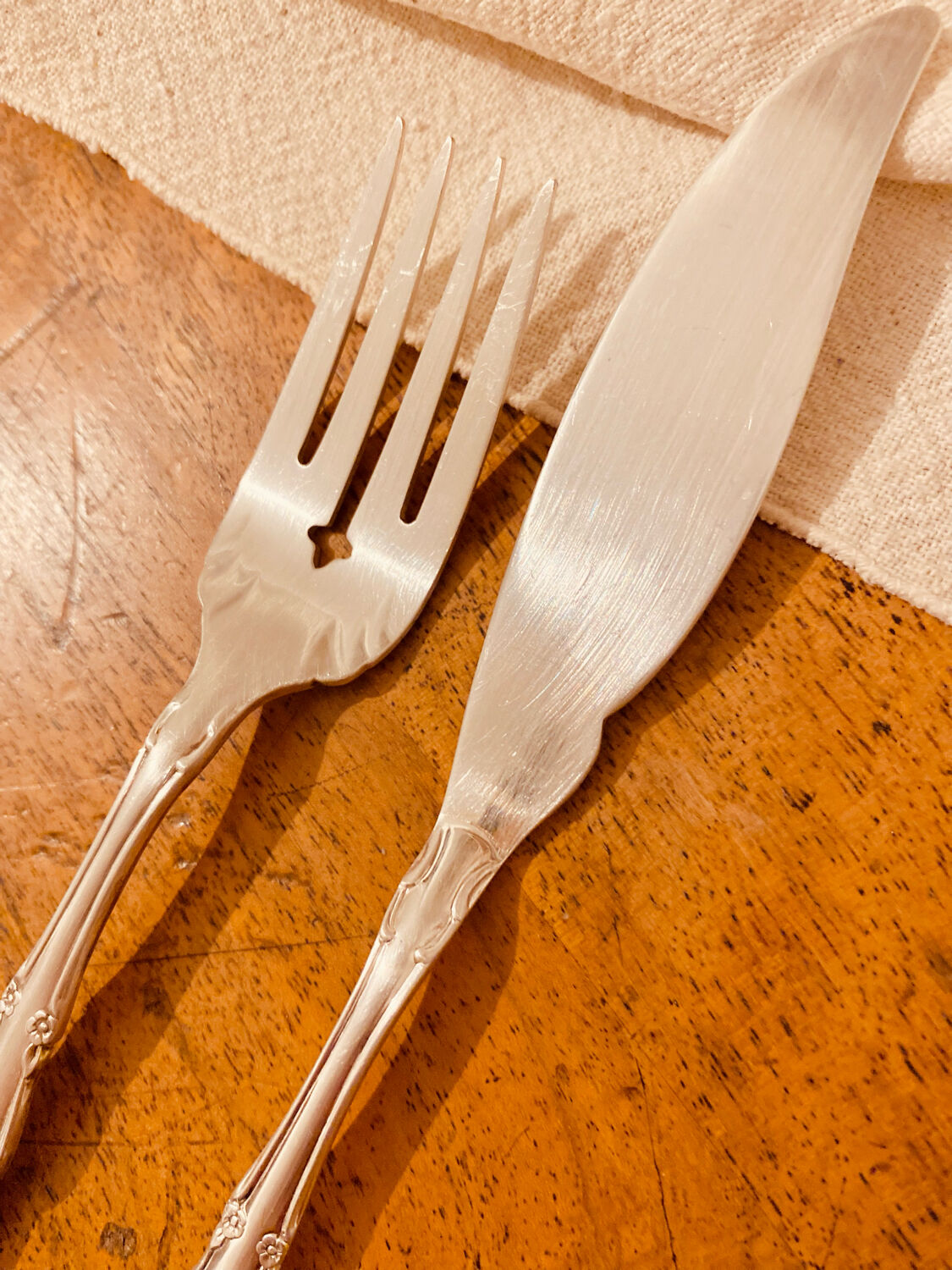 Silver cutlery for 12 guests