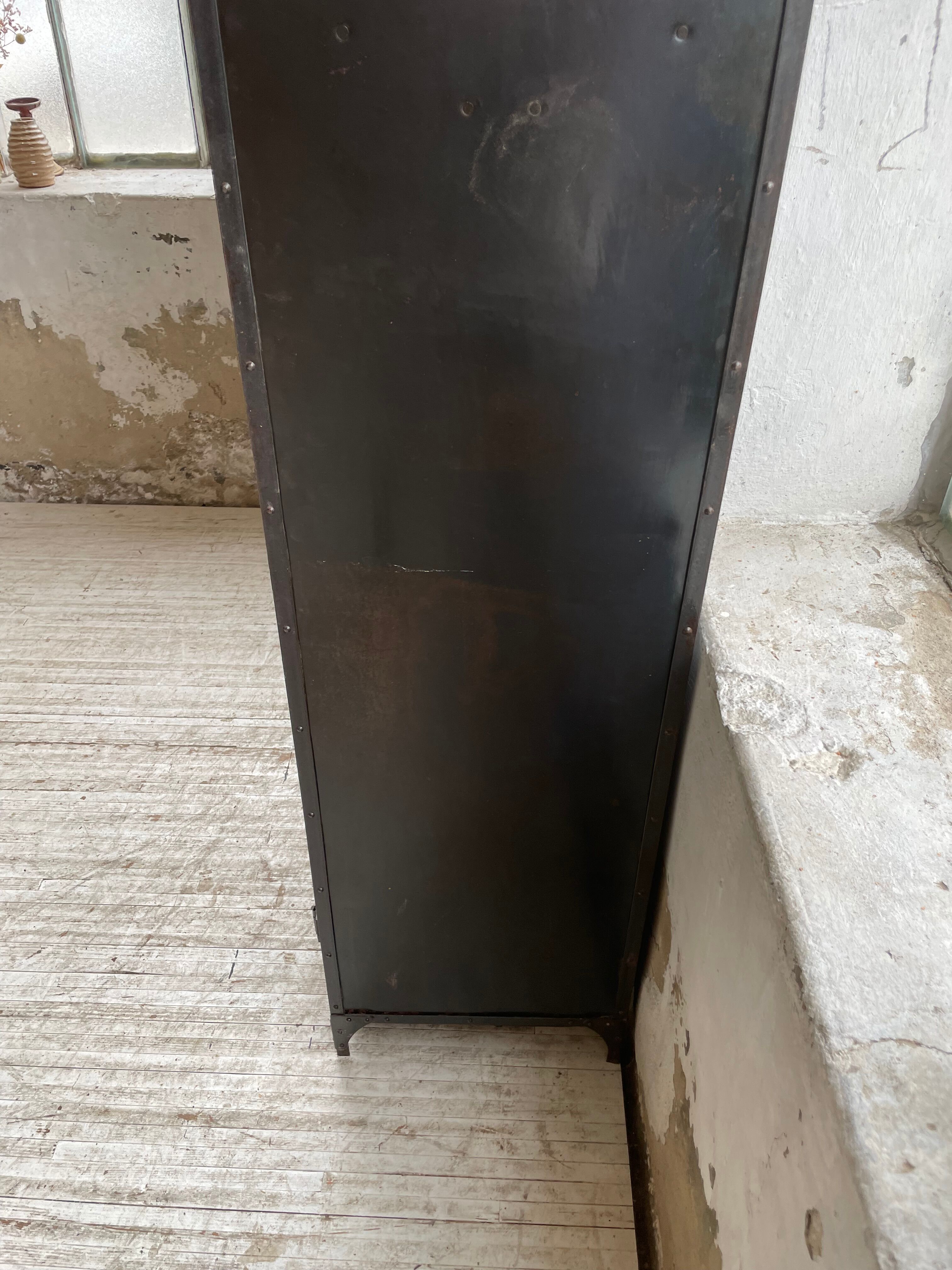 Riveted metal cloakroom Swchartz 1920