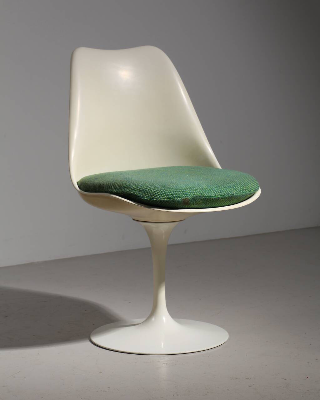 Knoll Saarinen Tulip Chair Green