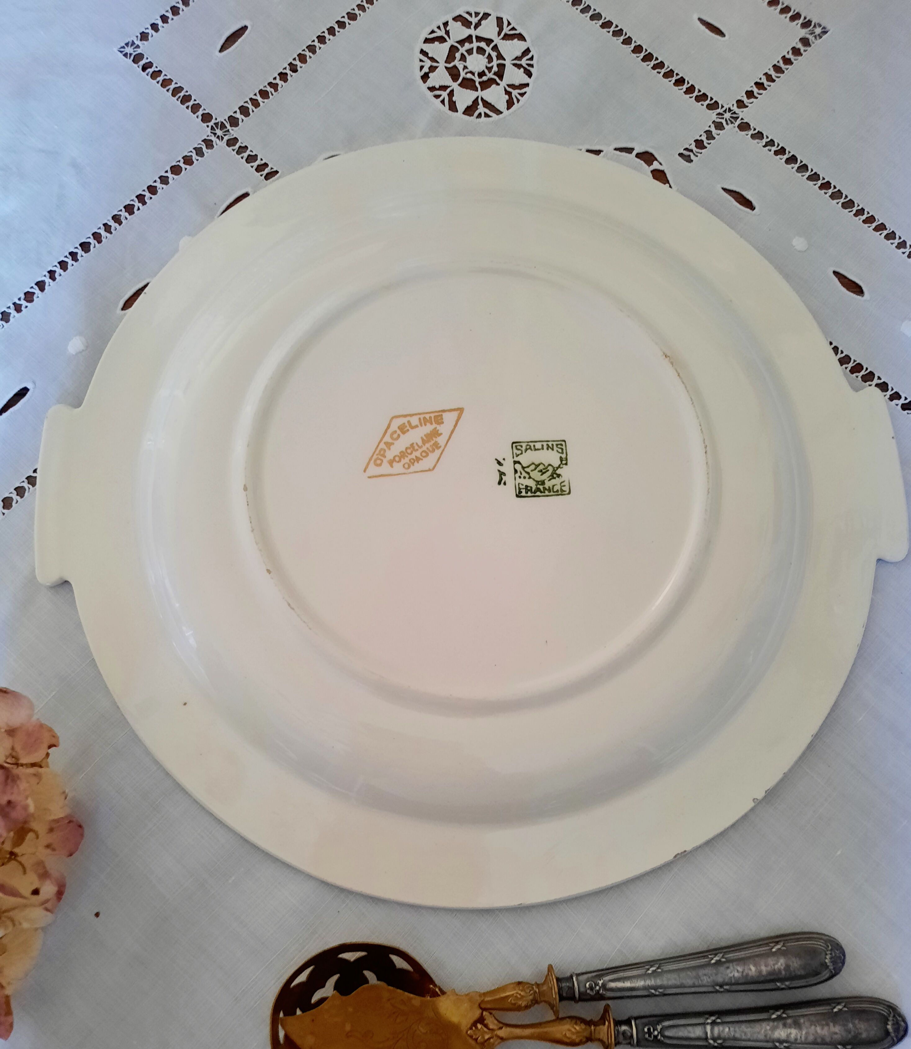 Cake service with mismatched plates