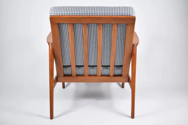Original Scandinavian armchair Stefan, fully restored, an icon.