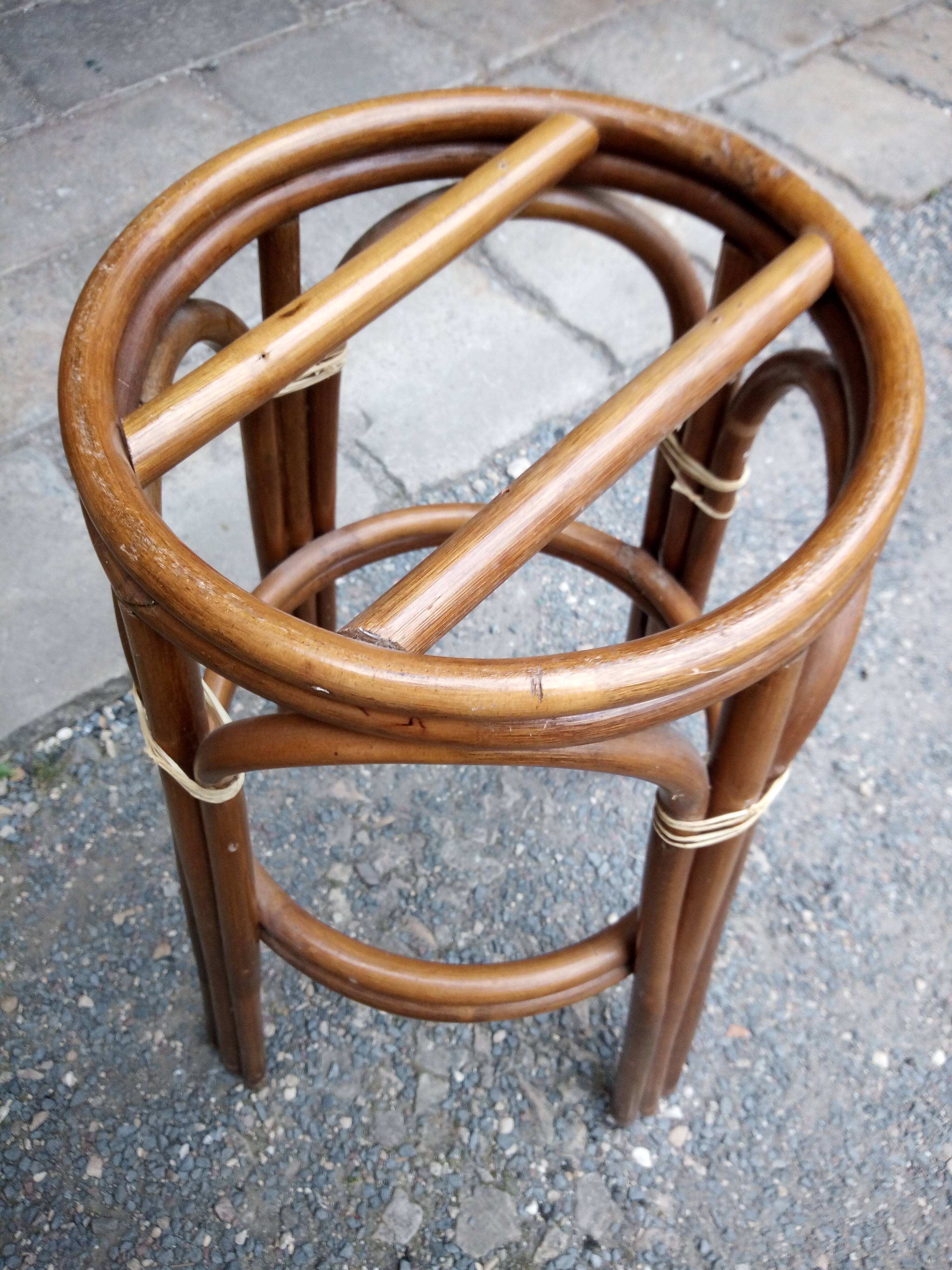 Rattan bar and two stools