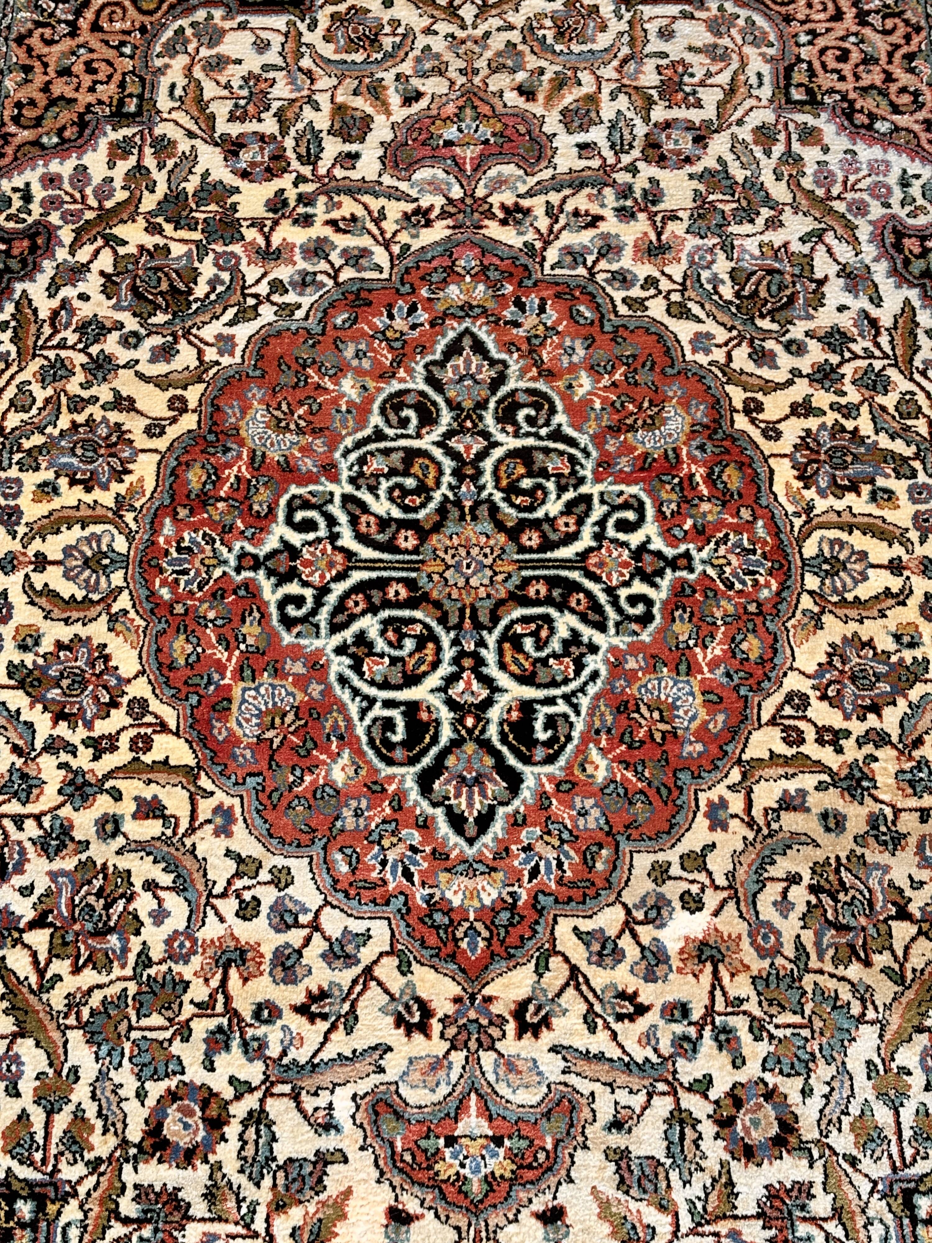 Antique Persian carpet handmade – wool – excellent condition