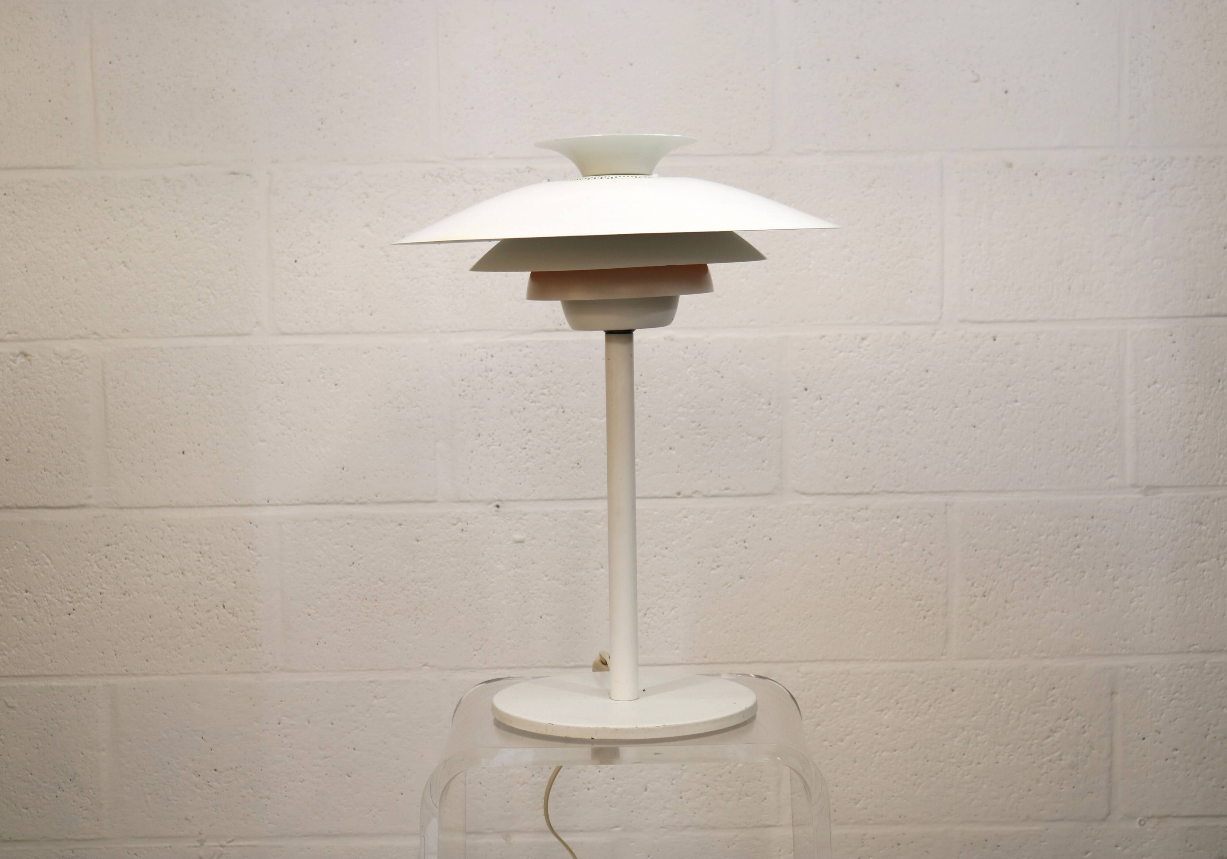 White vintage Danish desk lamp by Jeka Metaltryk - Model Sofie - Denmark 70s