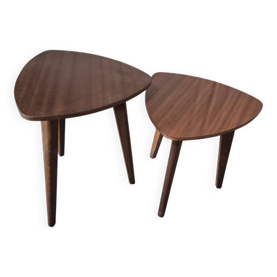 lot de 2 tables basses d'appoint tripode forme triangulaire bords arondis