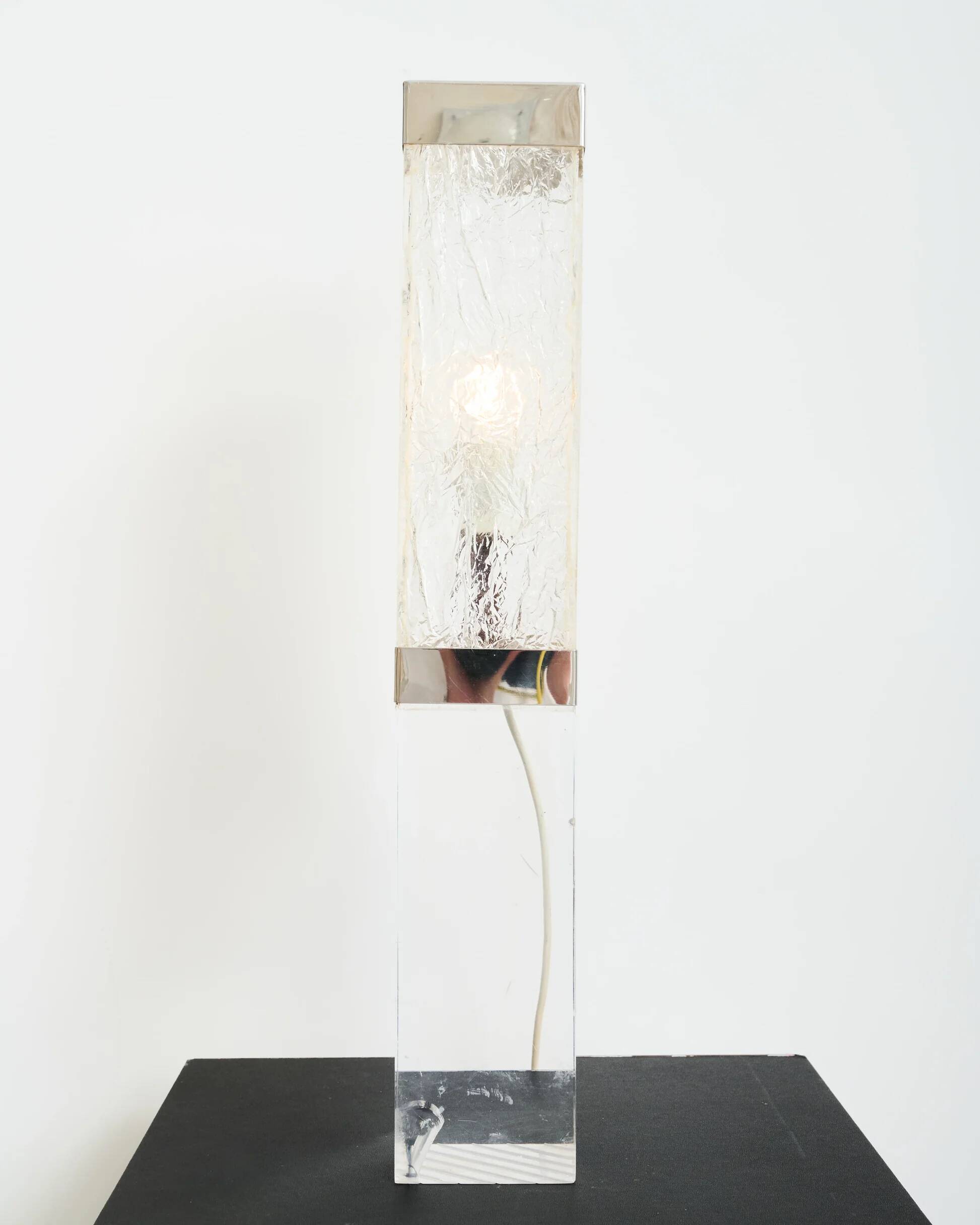 Table lamp in plexiglass and aluminium, Italy, 1970s