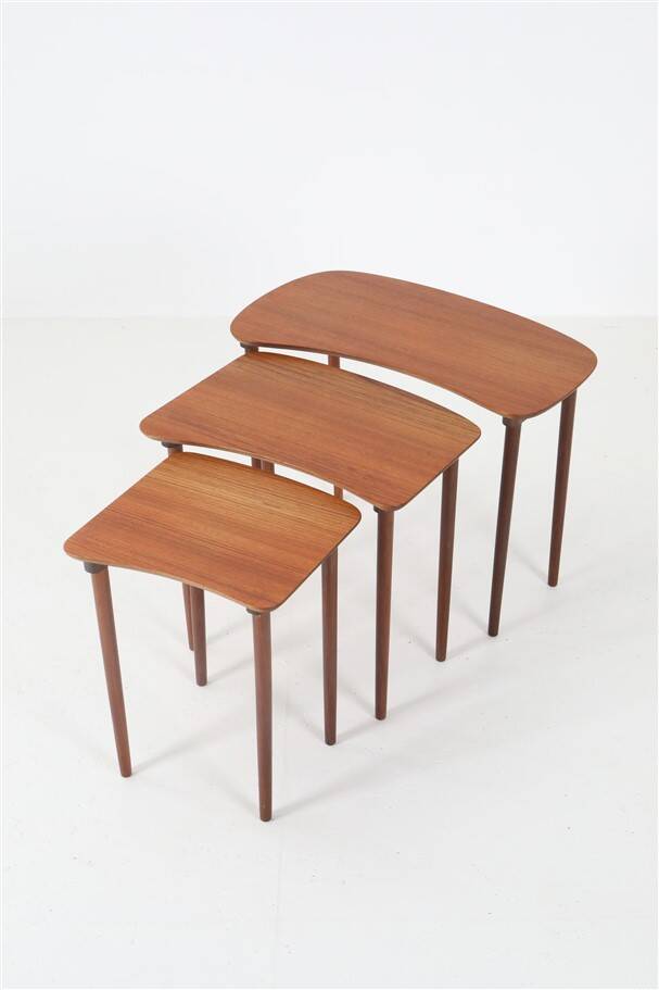 Set of 3 asymmetrical teak nesting tables / side tables / Mid Century Danish Modern Design / 1950s / 1960s