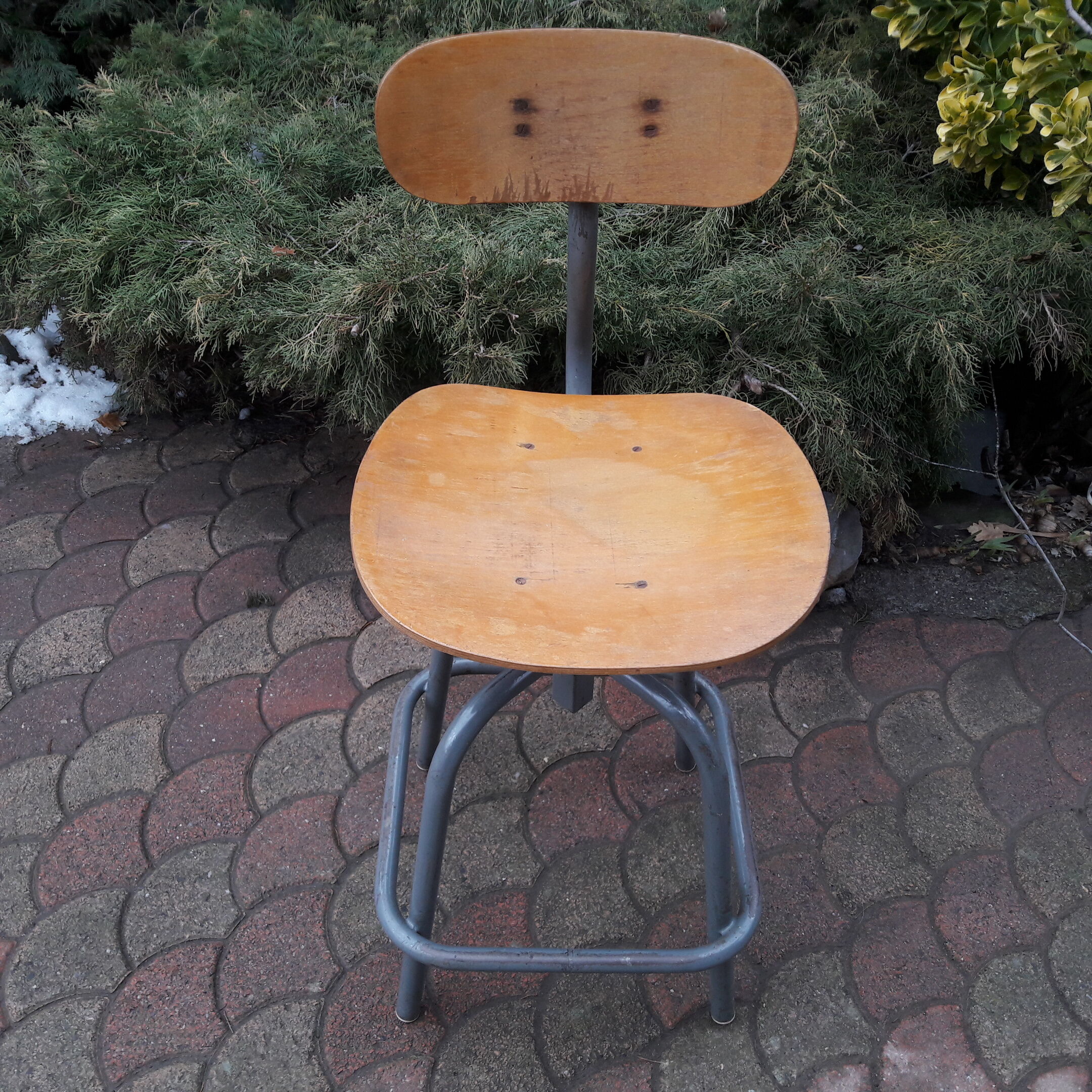 Swivel chair of workshop