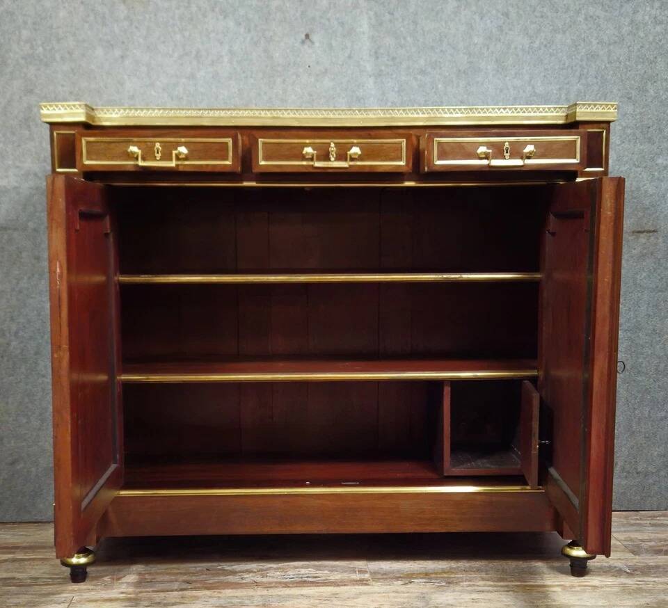Parisian buffet in Louis XVI style – Mahogany and gilded brass – Marble top –