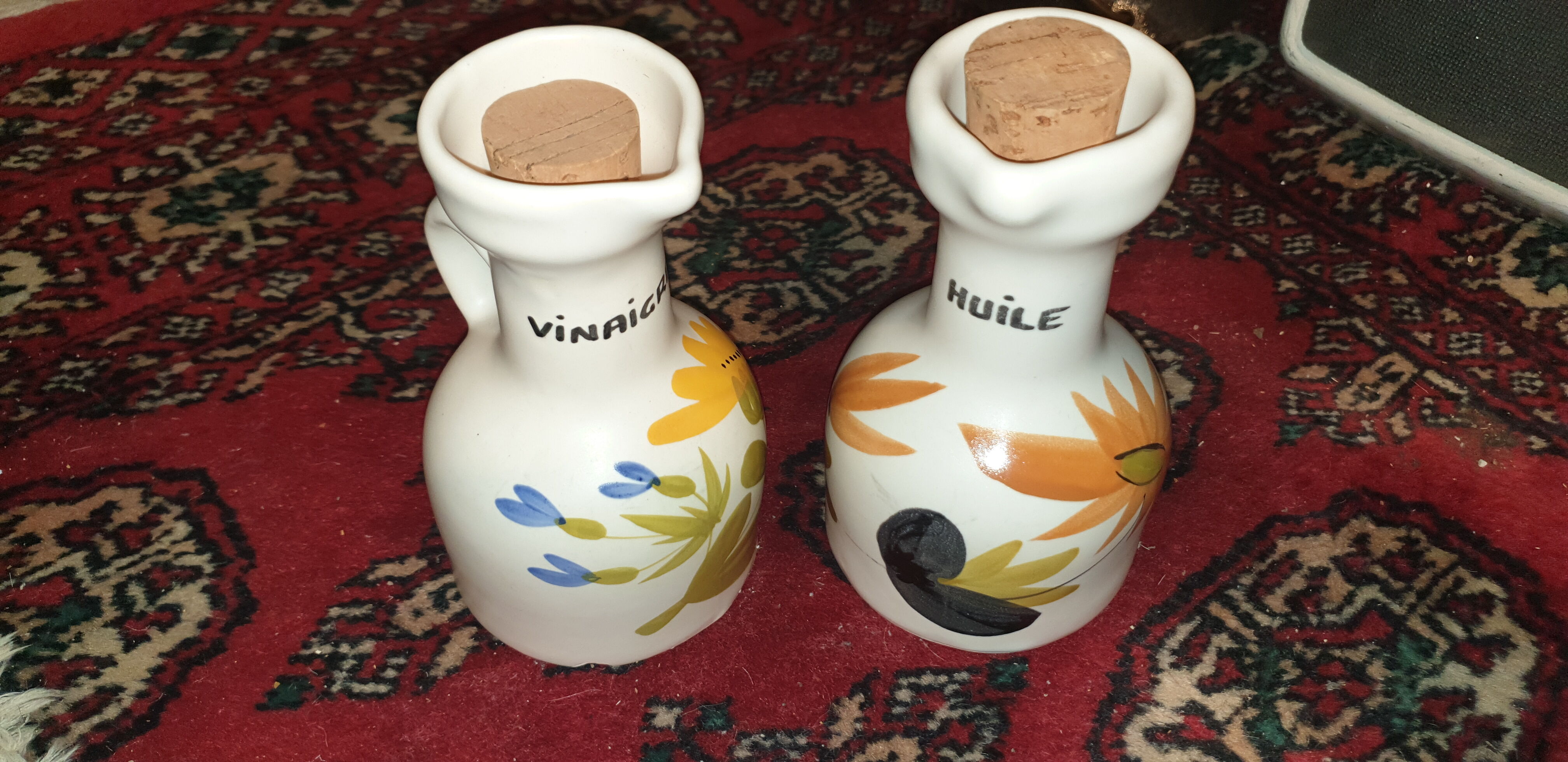 Earthenware service 1970 freehand painted decoration