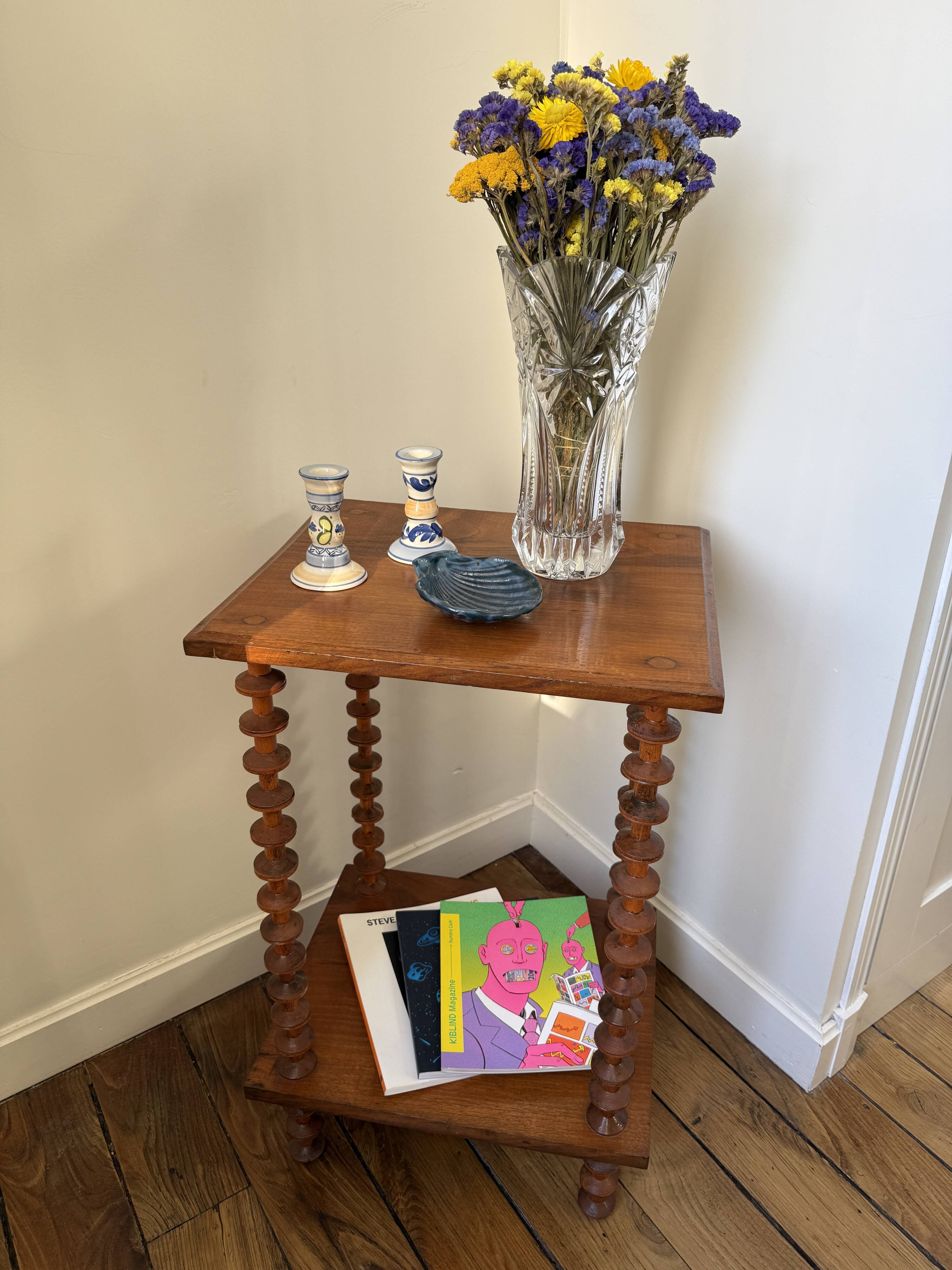 Side table / wooden pedestal Art Deco shelf spools from the 1950s