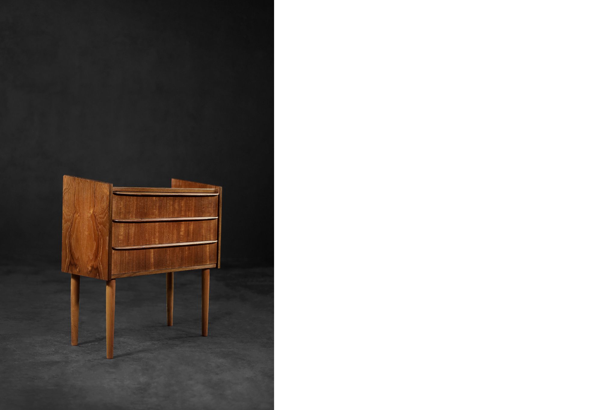 Commode classique en teck scandinave danoise moderne du milieu du siècle, années 1960