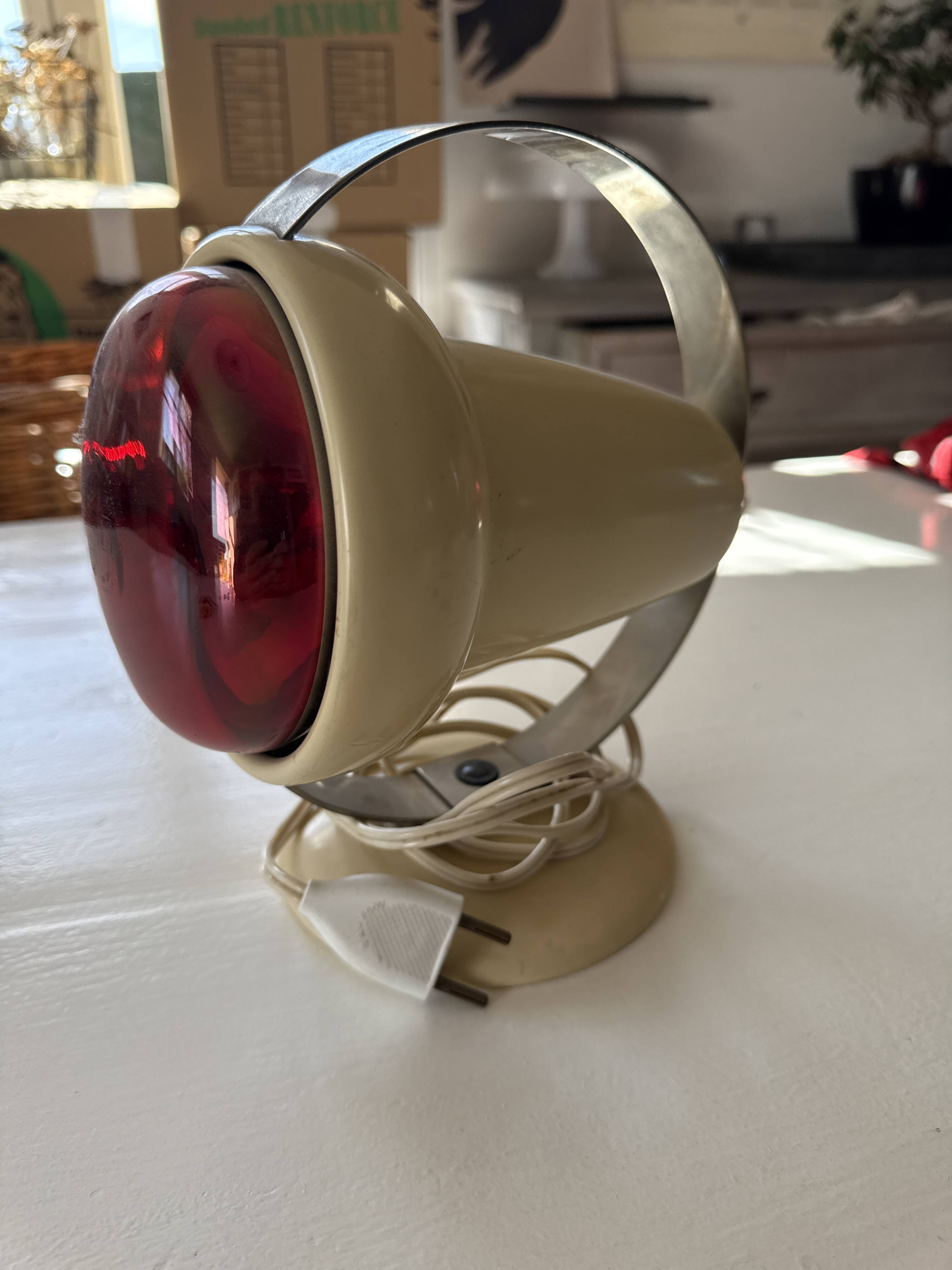 Philips infrared lamp Design Charlotte Perriand