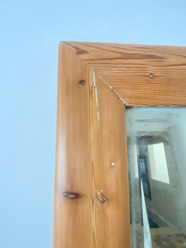 Très grand miroir en pin ancien