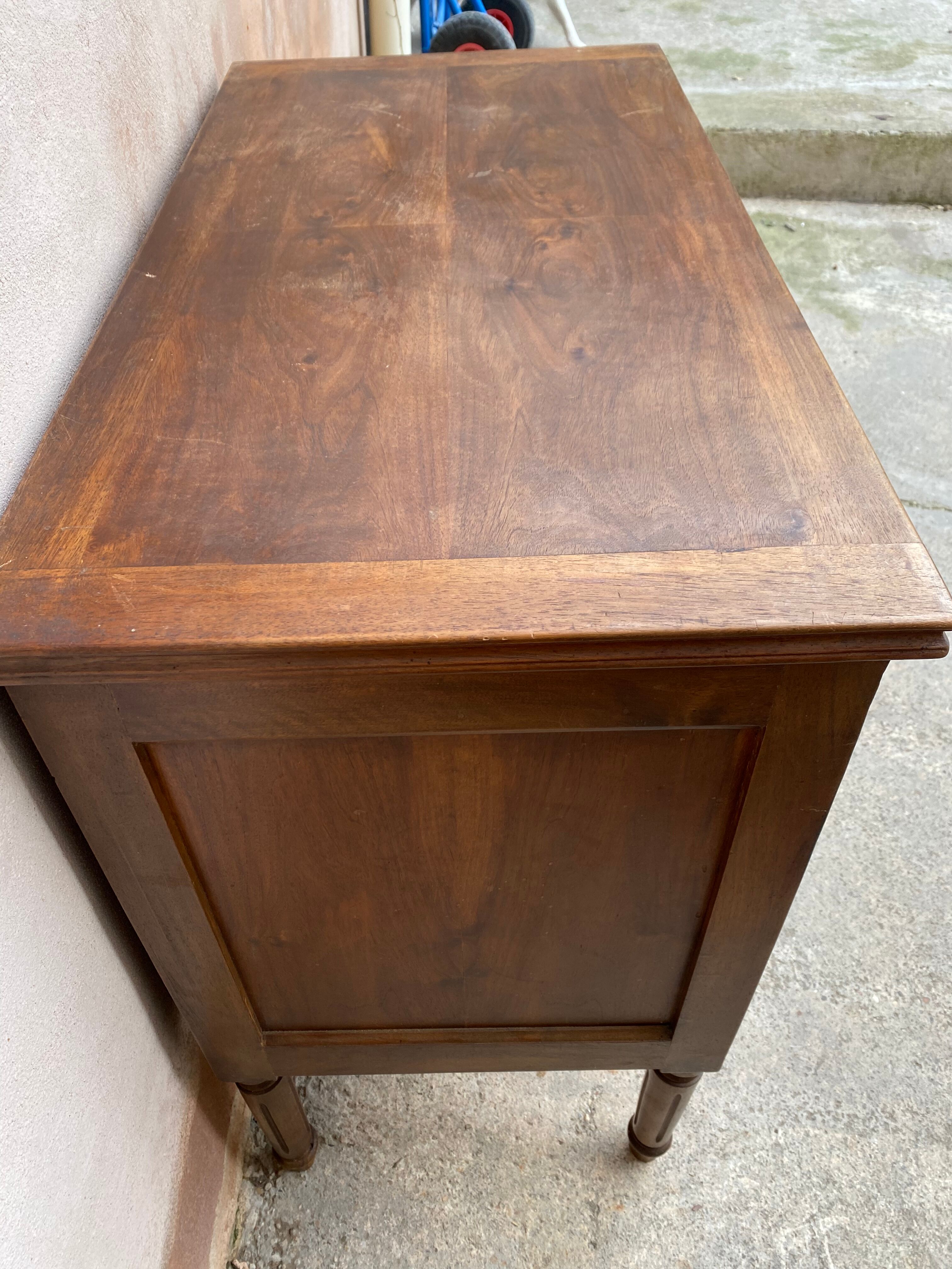Antique chest of drawers