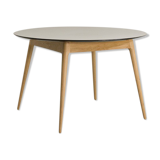 Round table, black lacquered top, solid oak base