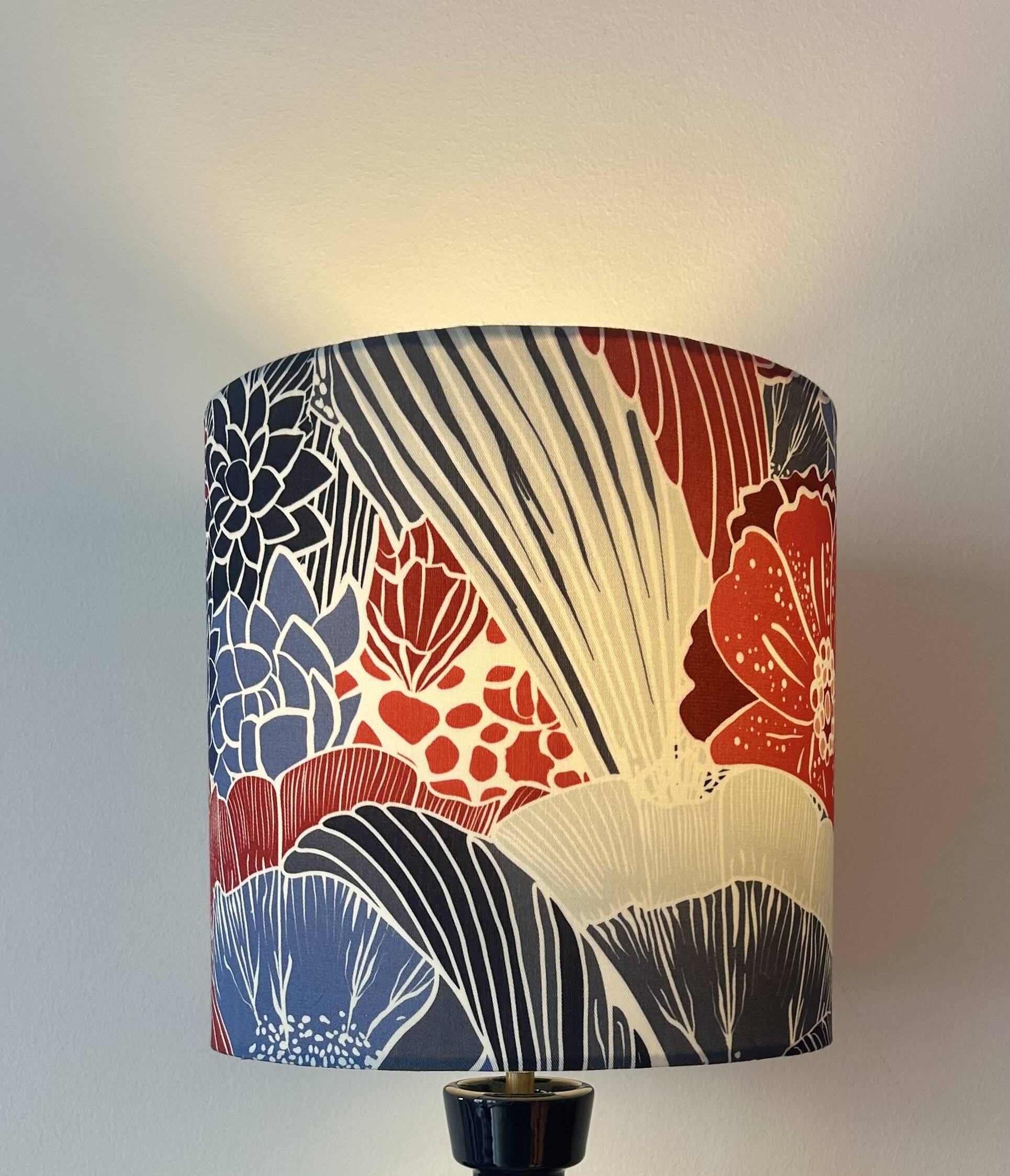 Abat-jour comme neuf avec motif floral accrocheur