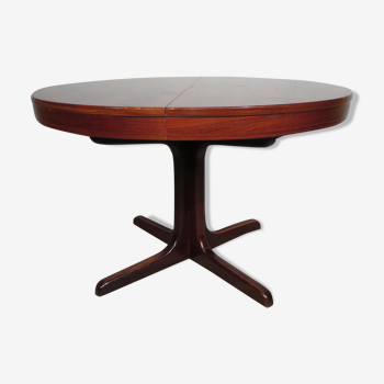 Central-footed rosewood round table