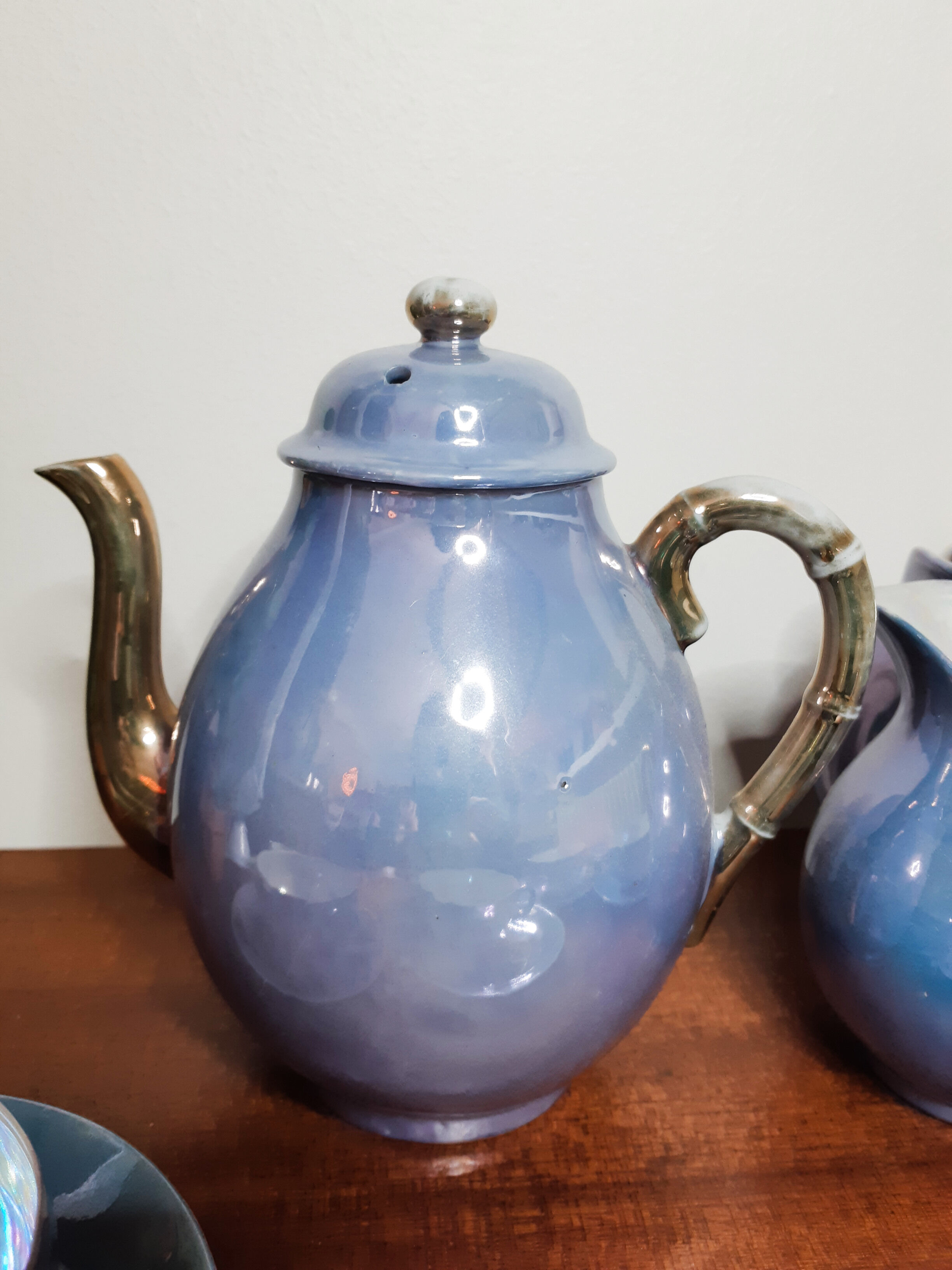 Tea set in fine Japanese porcelain pearl blue and gold