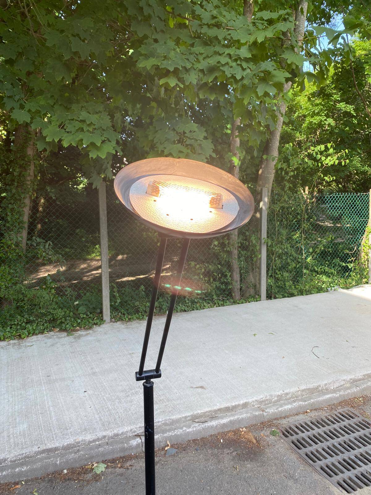 Lampadaire noir coupole vintage en acier articulé