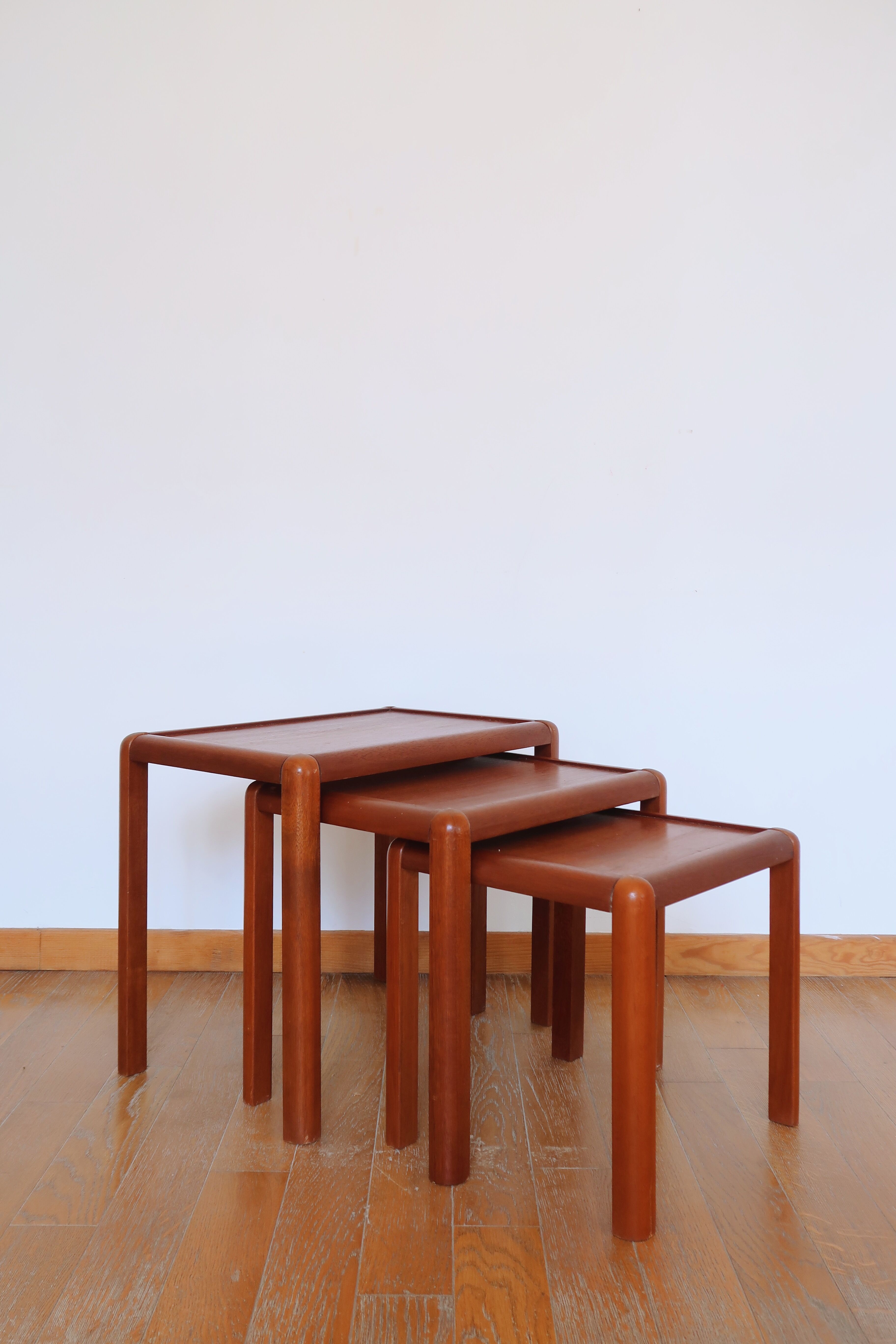 Scandinavian nesting coffee table 70's