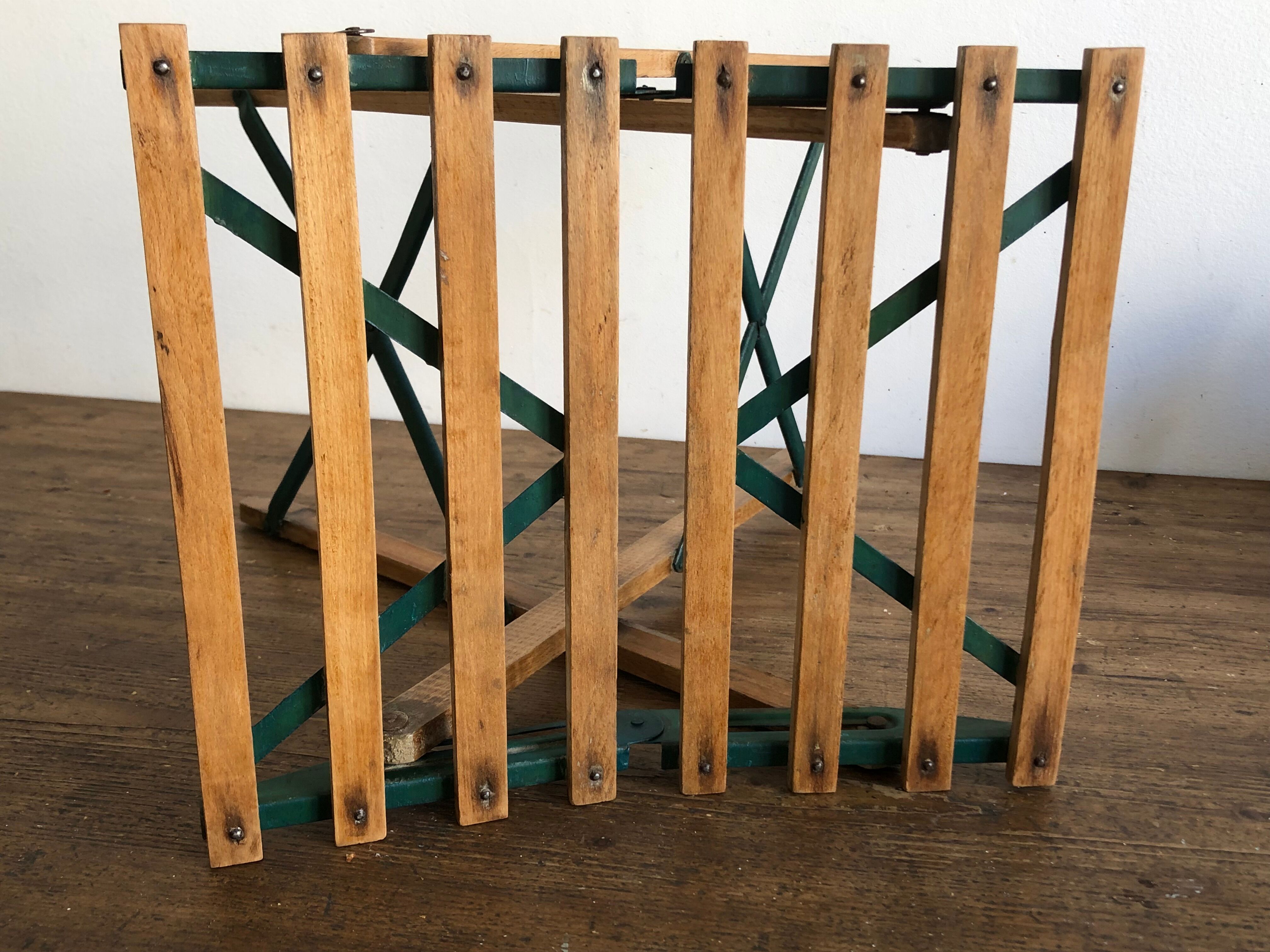 Painter's or fisherman's folding stool