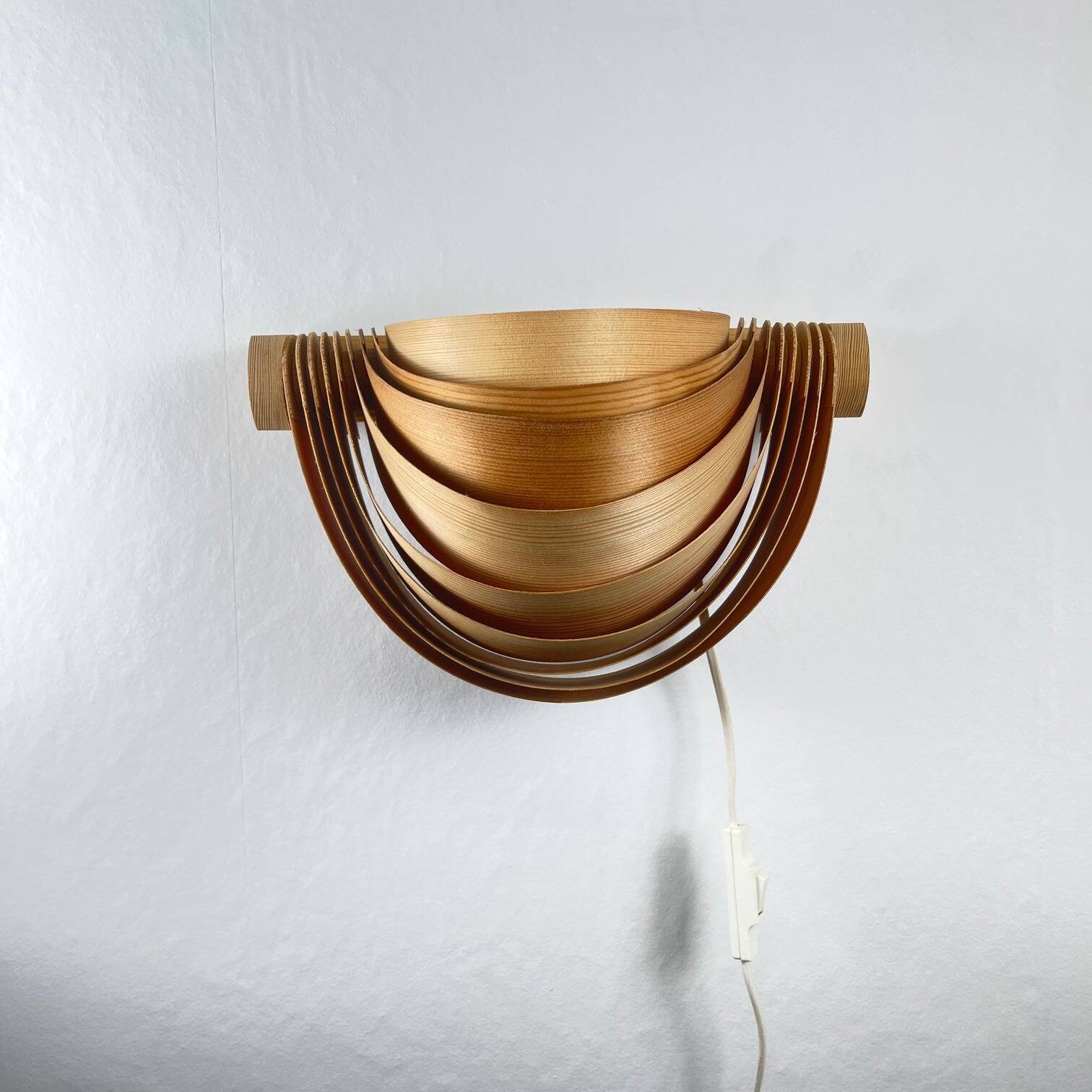 Translandia wall lamp in pine, Denmark, 1960-70