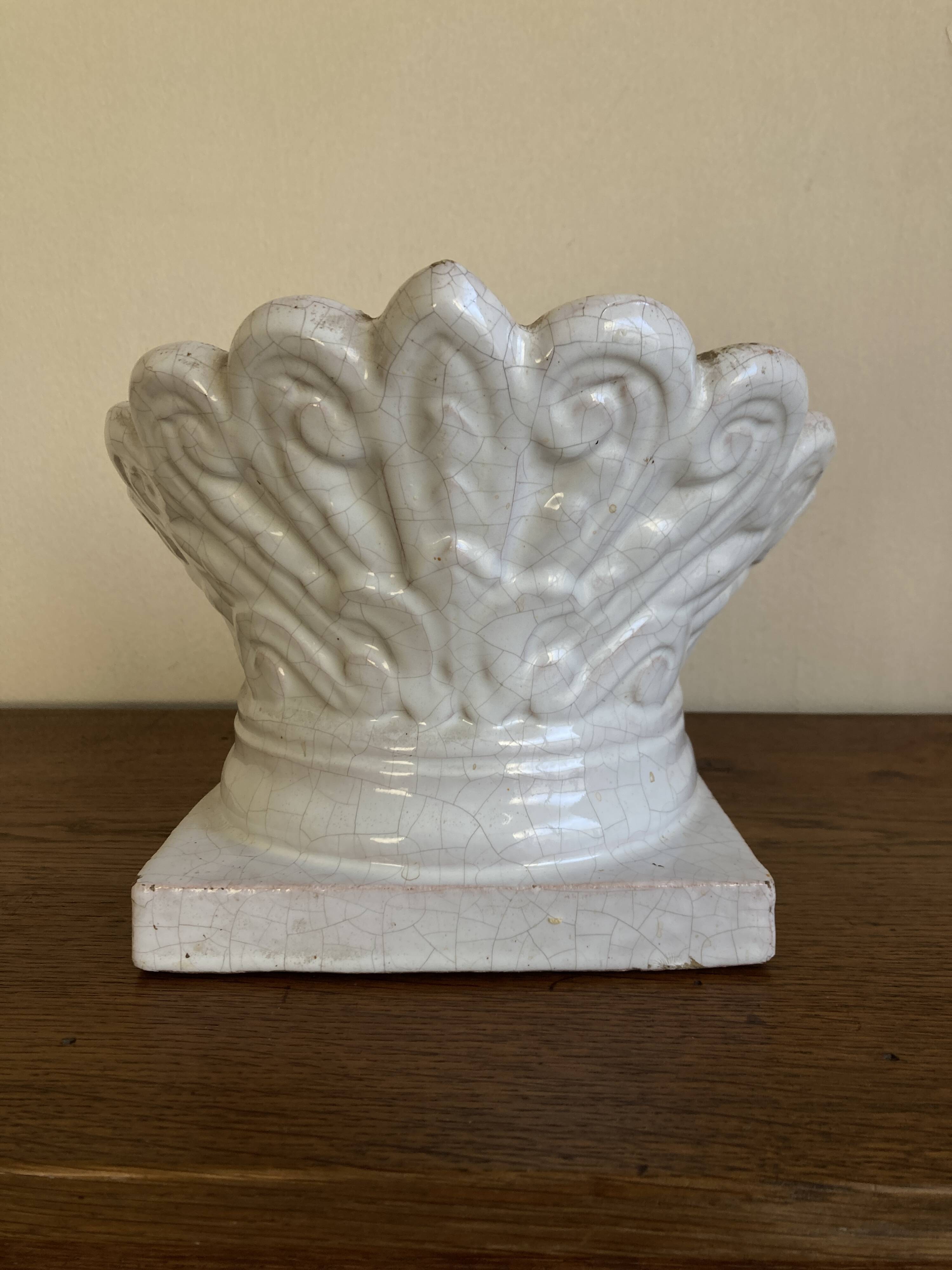 Neoclassical cachepot, mid-19th century, acanthus leaves, terracotta capital