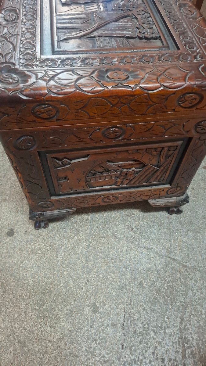 Coffre asiatique