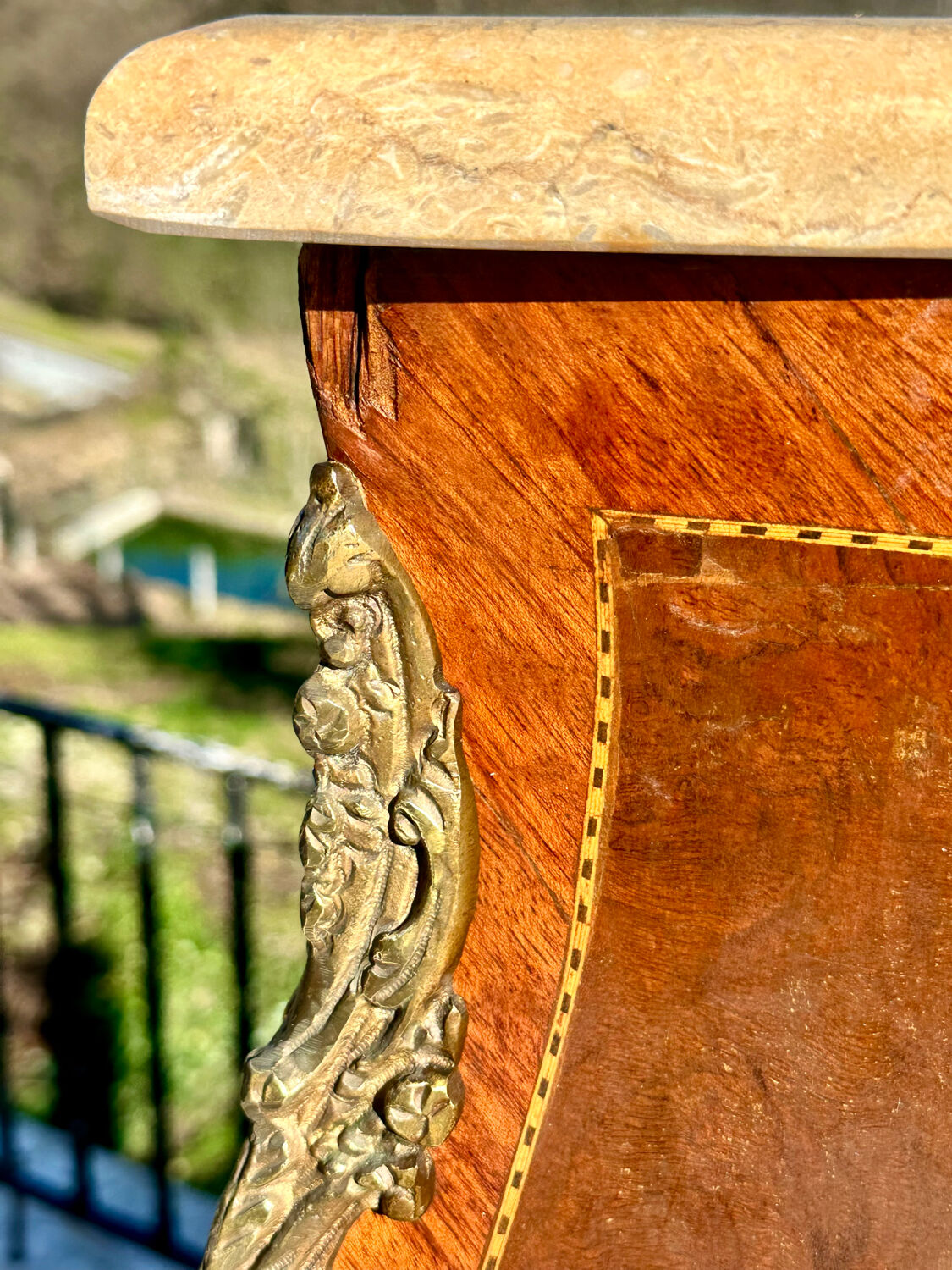Pair of sleeves or columns in marquetry in the Louis XV style.