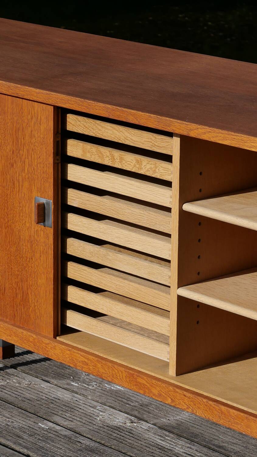 RY25 oak sideboard by Hans J. Wegner, produced by RY Mobler, 1960