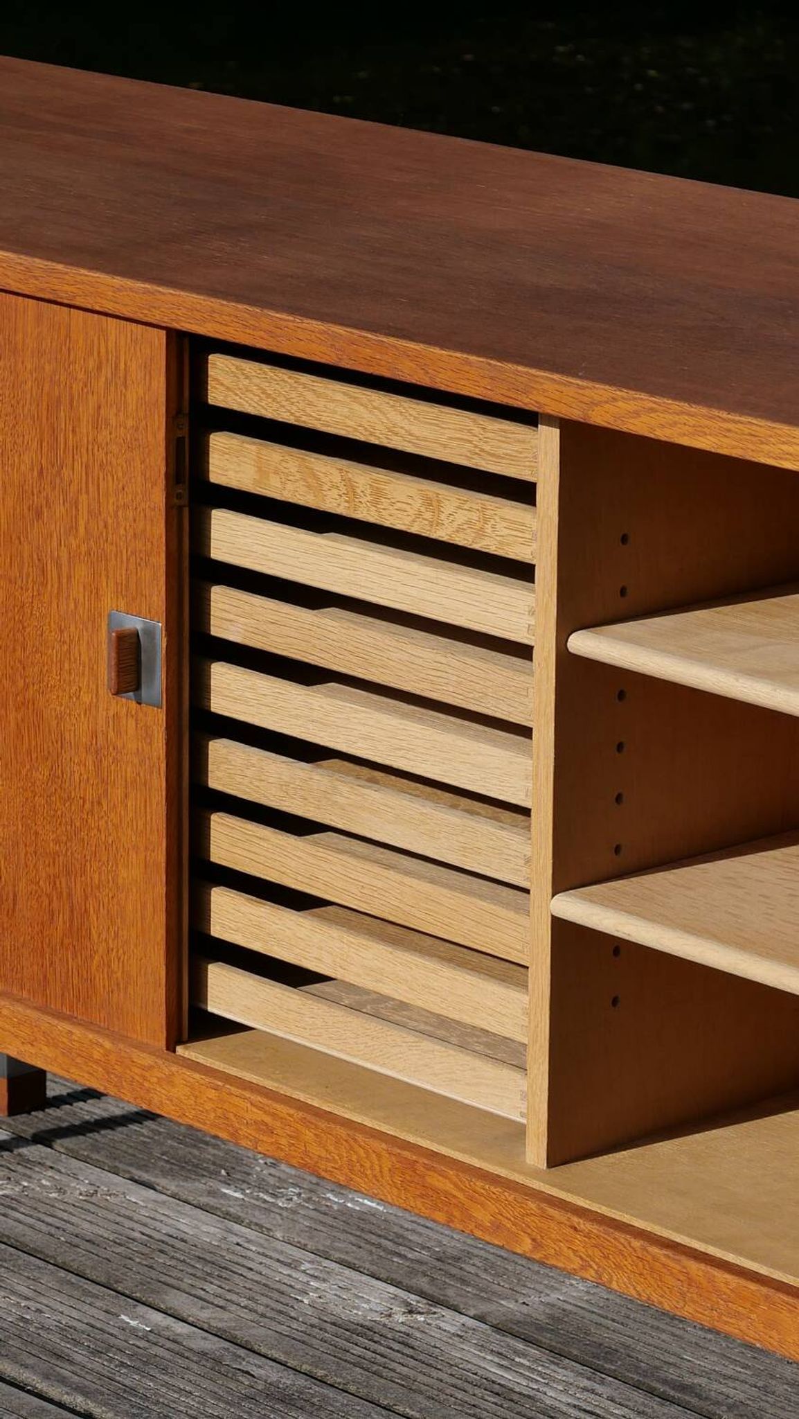 Oak enfilade RY25 by Hans J. Wegner published by RY Mobler, 1960