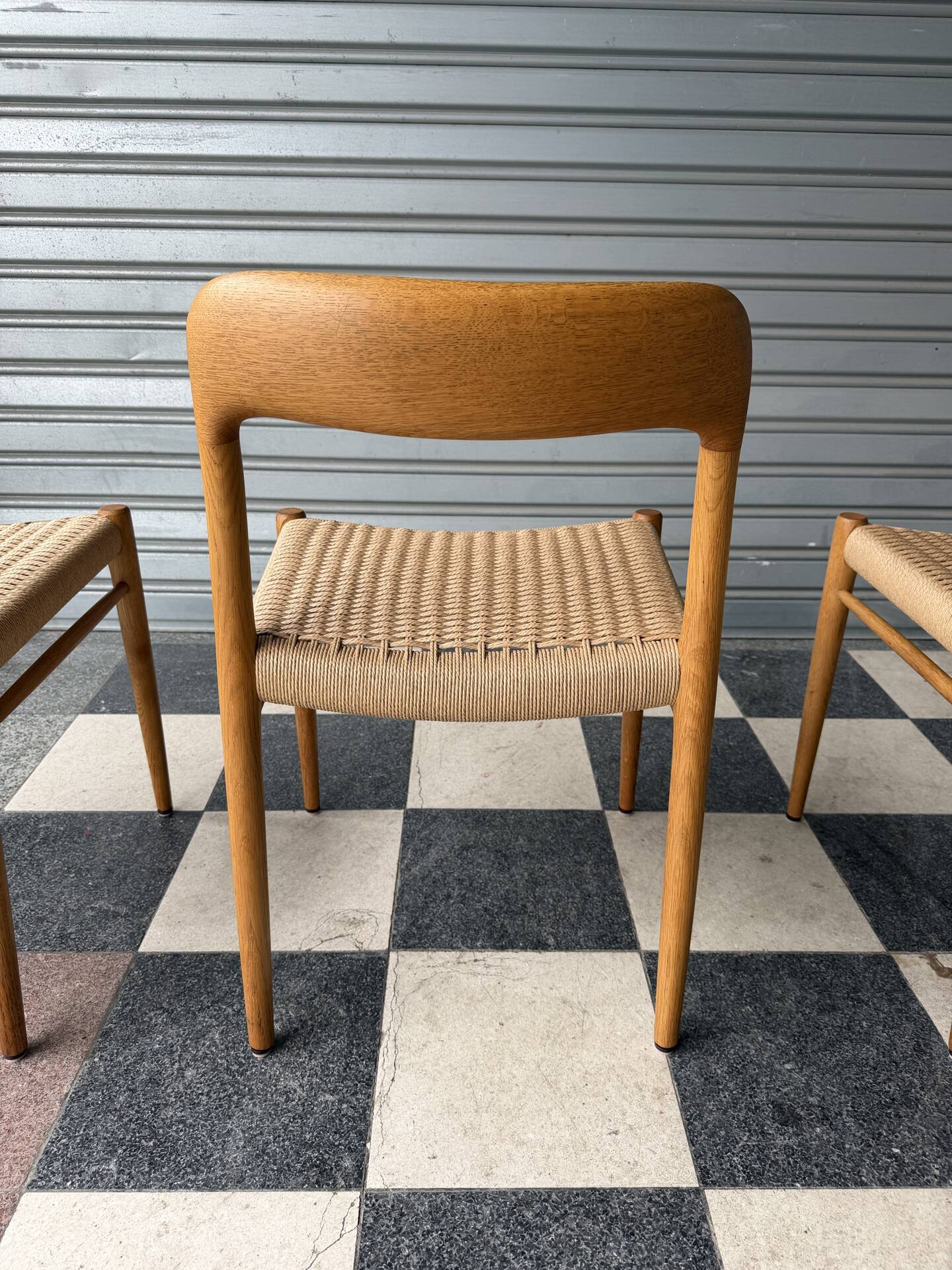 Set of 4 Møller 75 chairs in oak