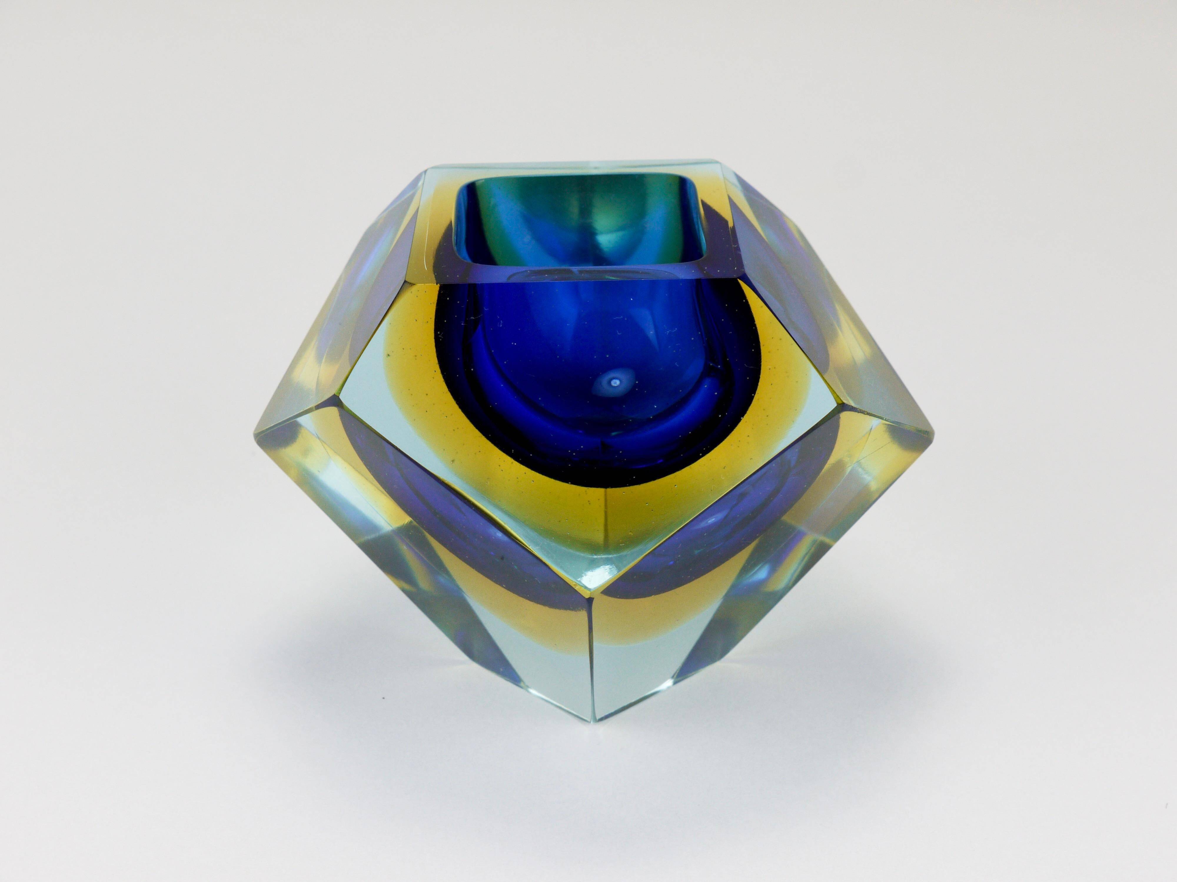Faceted diamond caviar bowl Mandruzzato Sommerso, Murano glass, Italy, 1960s