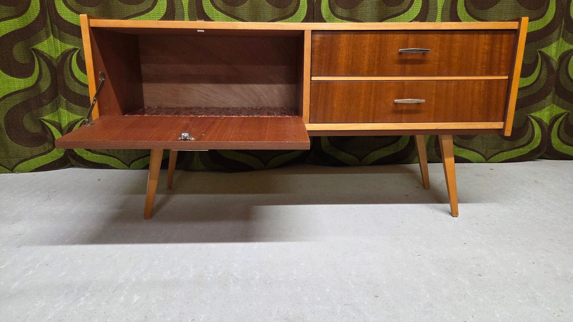 Small Scandinavian low sideboard 1960 vintage with tapered legs.
