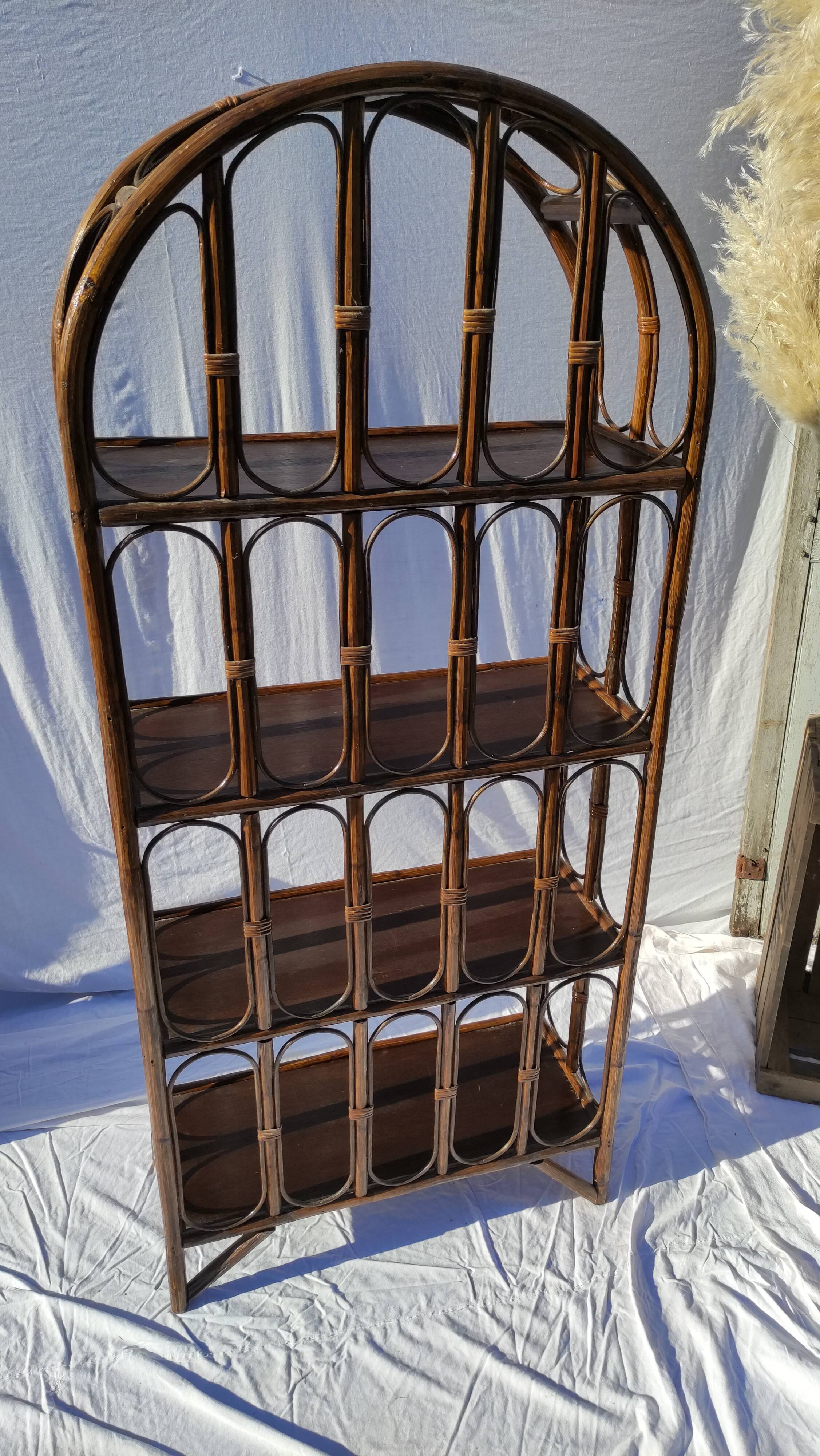 Étagère bibliothèque en rotin vintage
