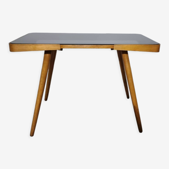 Table basse par Jiri Jiroutek