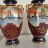 Satsuma - Pair of baluster vases - Porcelain - gilded enamel, painted - Japan