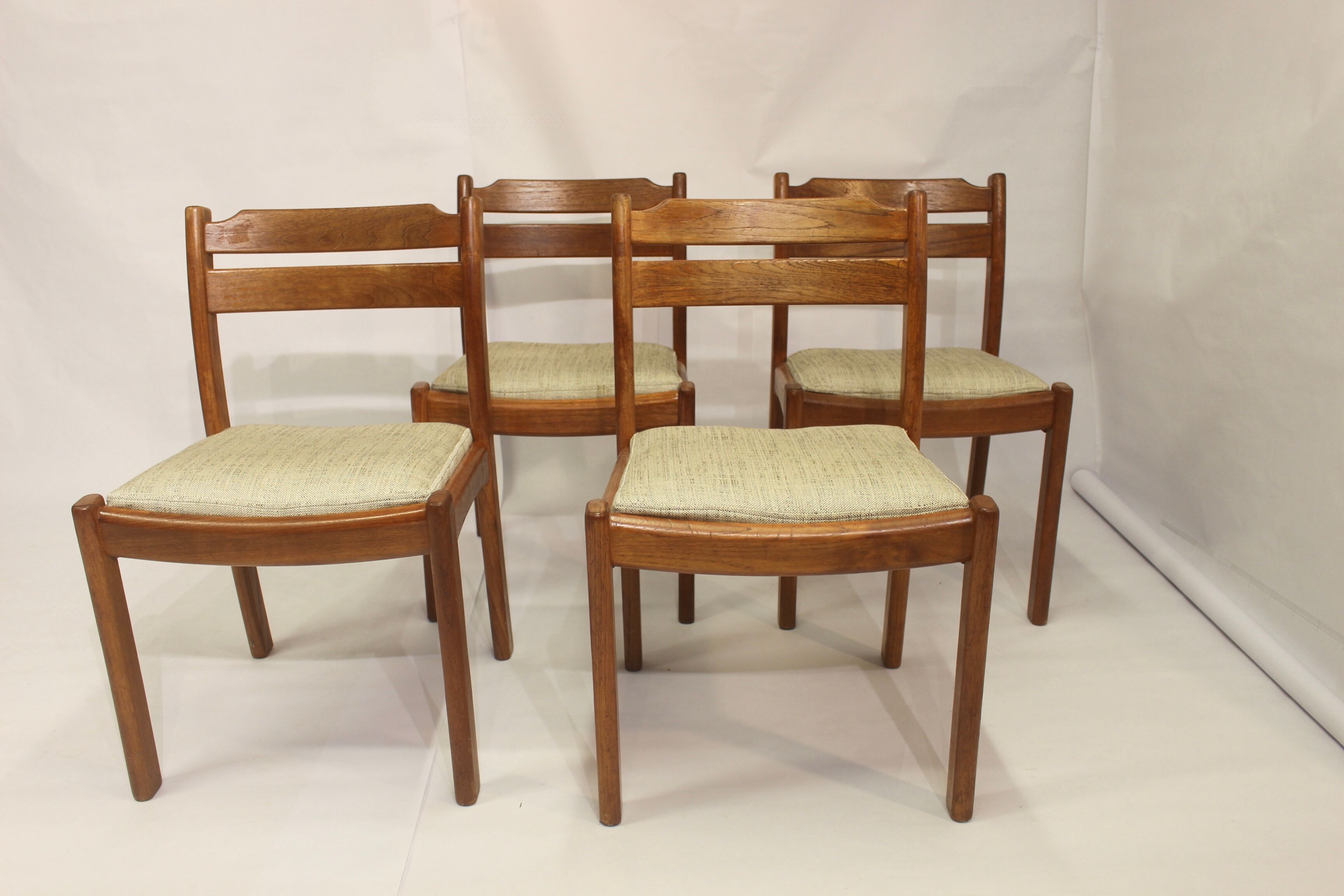 Set of 4 chairs dyrlund year 60 in teak