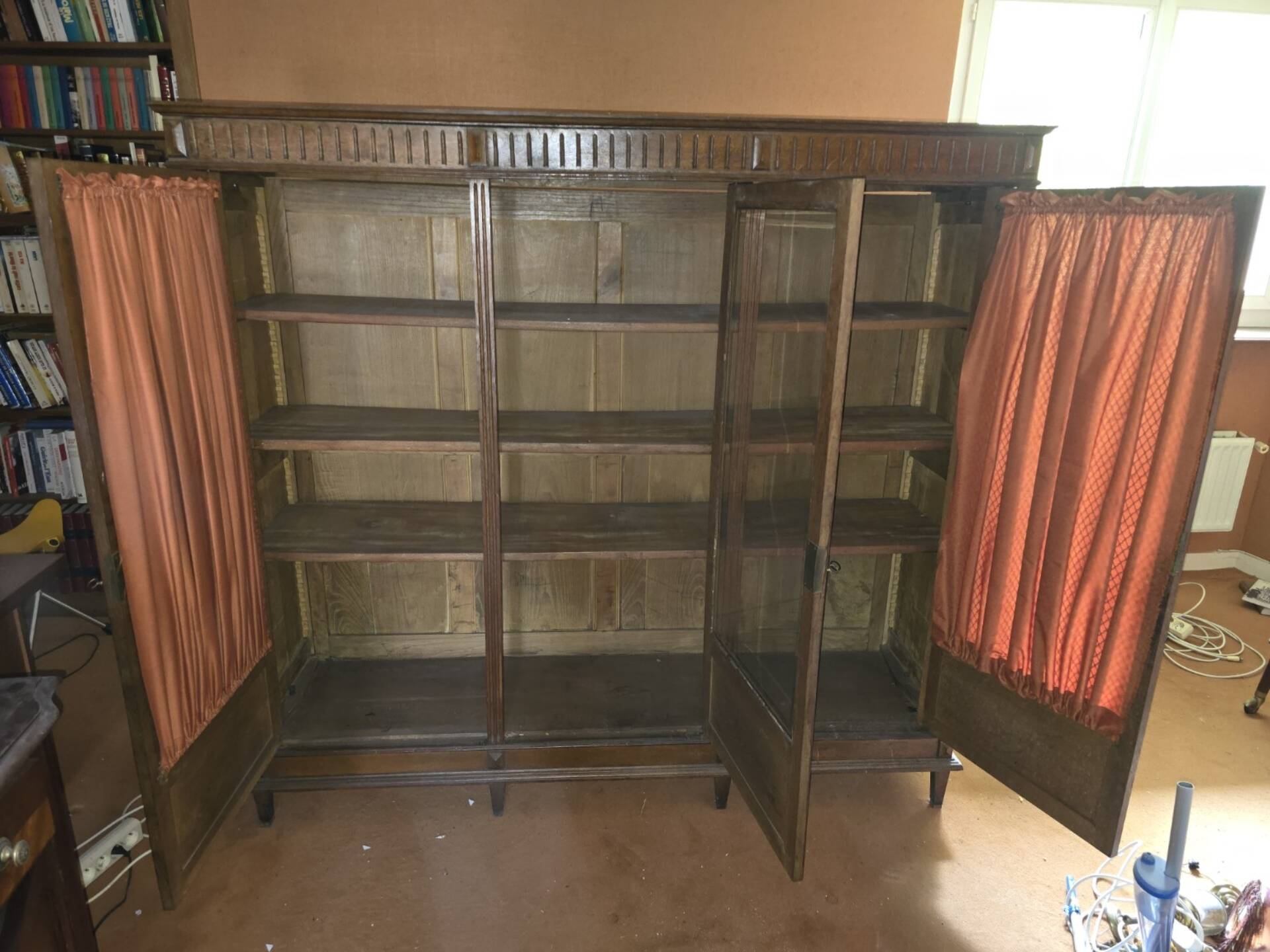 Antique display cabinet in Louis XVI style