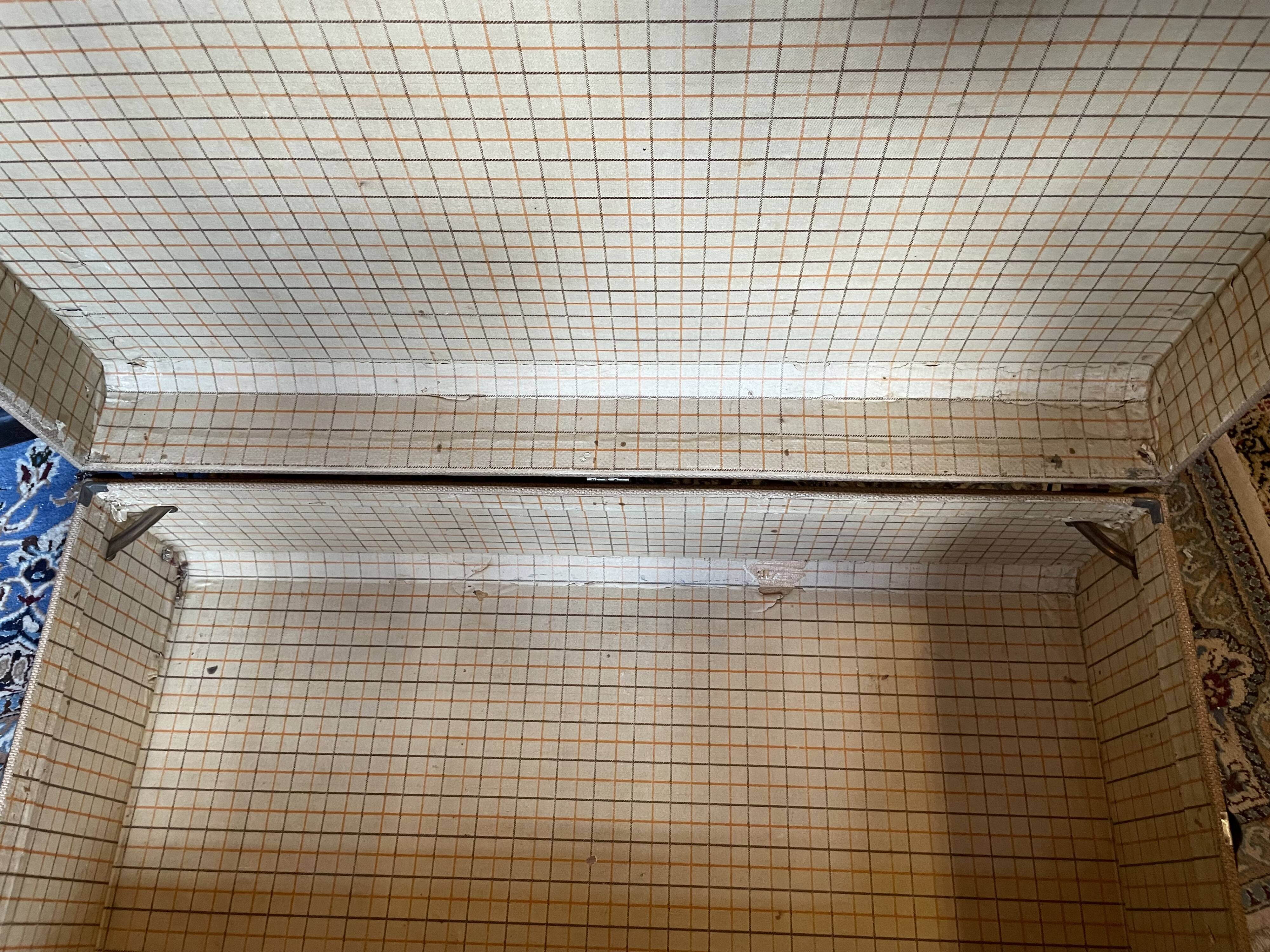 Old flat trunk totally covered with jute and wooden sleepers