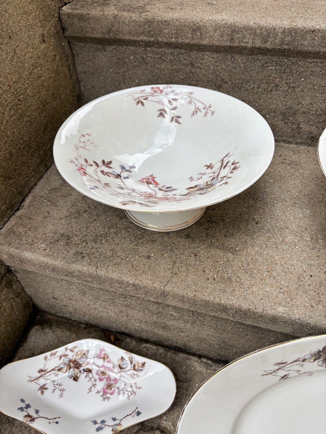 Porcelain Tableware – Late 19th Century – 40 pieces