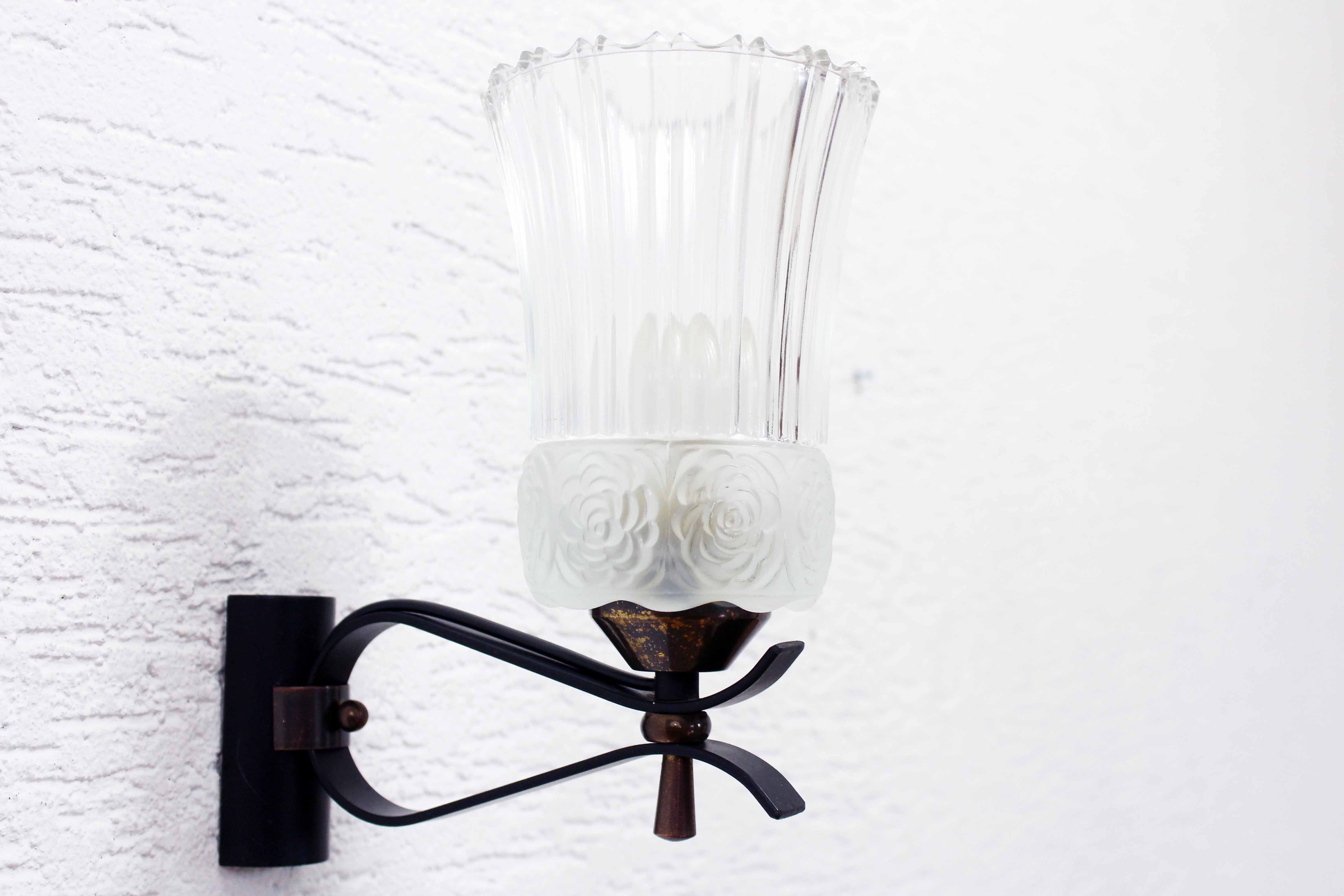 Art nouveau wall lamp