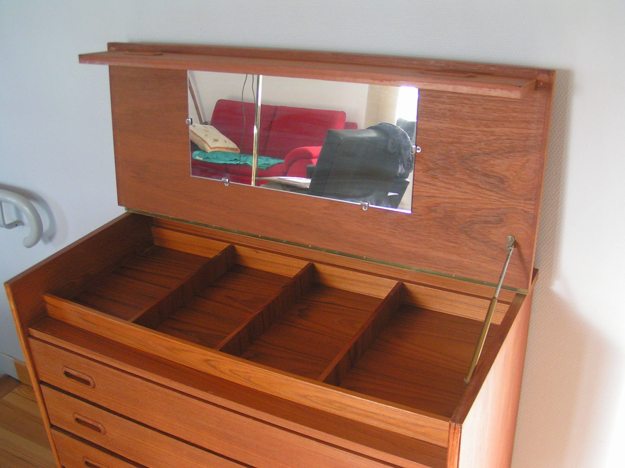 Hairdresser's chest of drawers