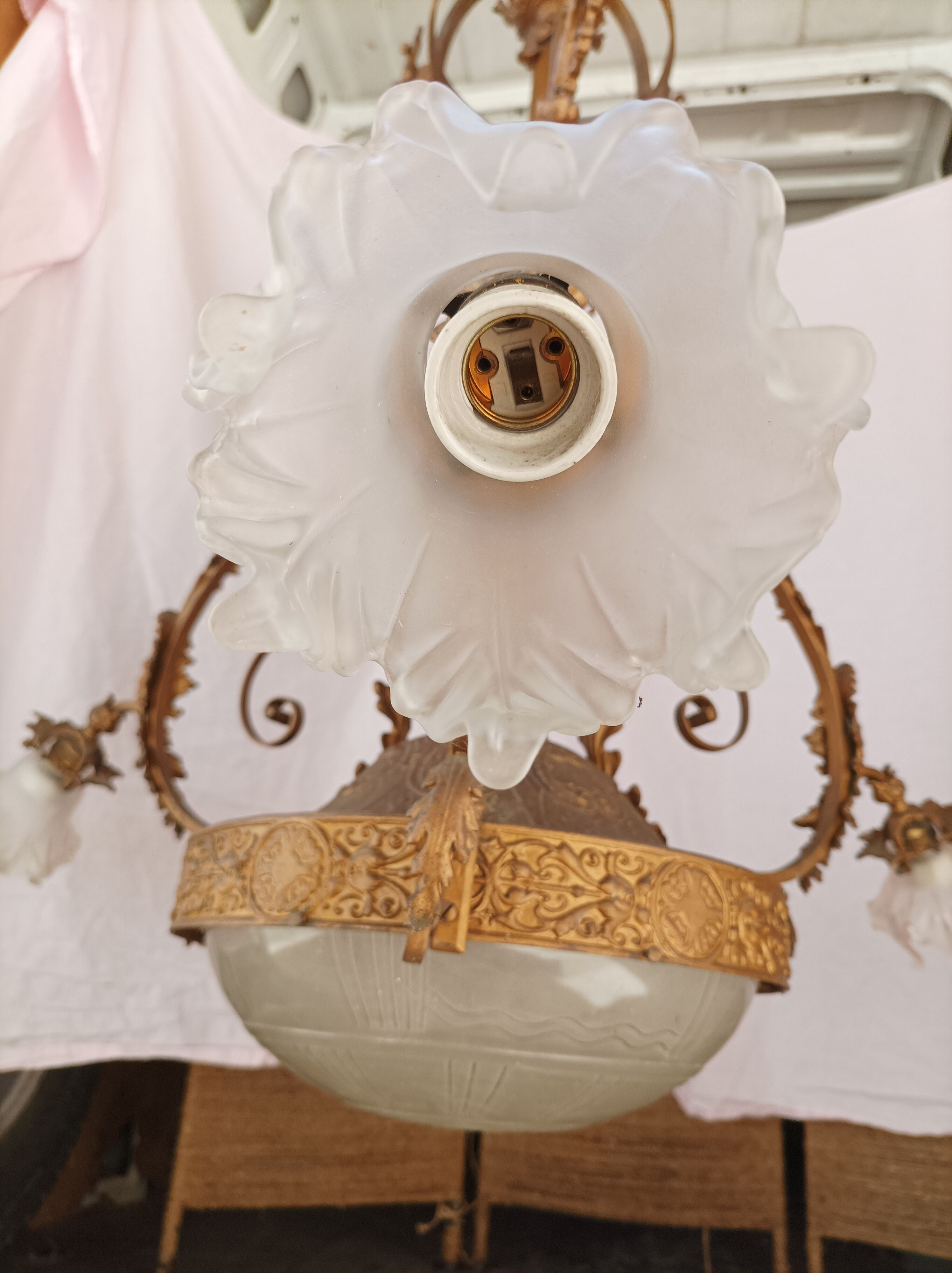Suspension in brass and bronze Renaissance style