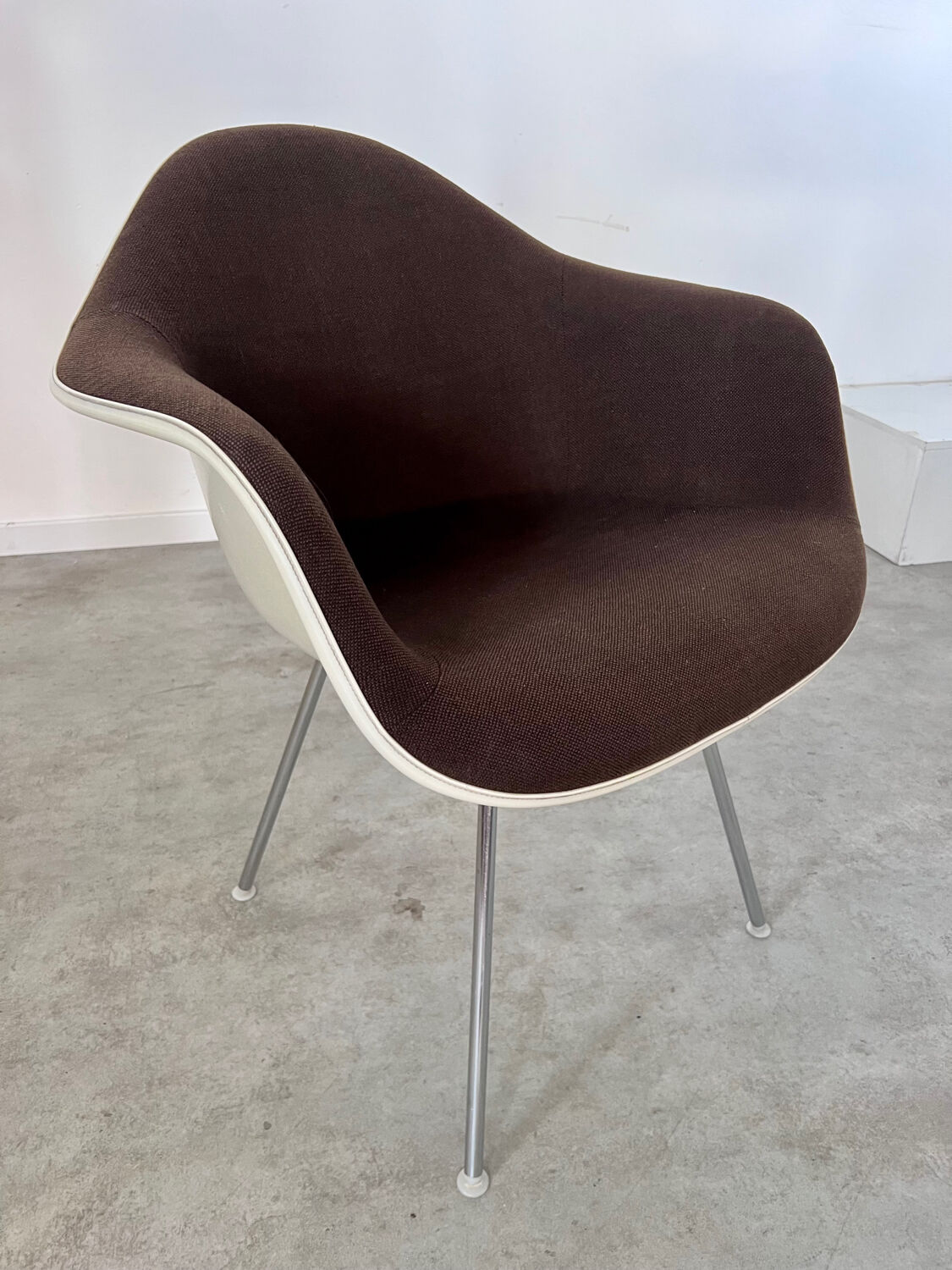 Old Charles and Ray Eames Vitra design armchair from the 70s fiberglass armchair fabric
