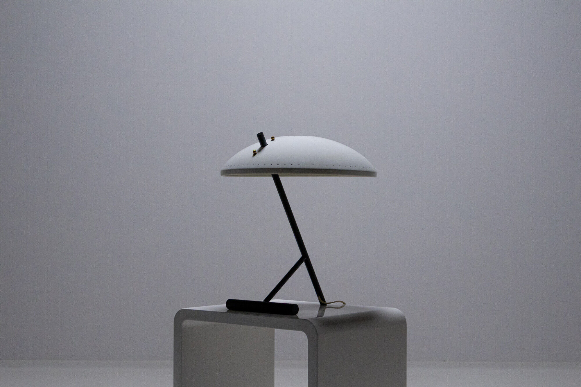 Lampe de bureau Blanc Negro Evoluon par Louis Kalff pour Philips, années 1950.