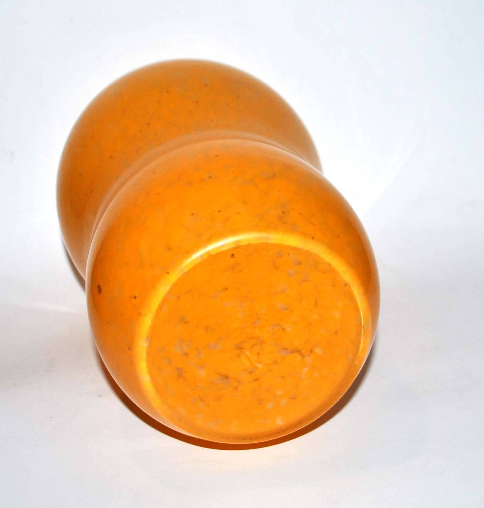 Marmoreal glass shell vase