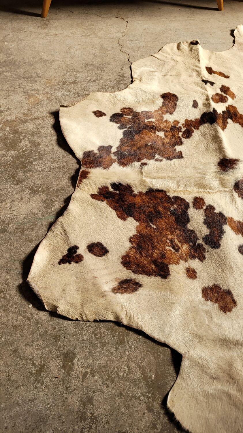 Vintage cowhide carpet 1970 2m30x1m90