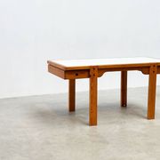 Bureau en pin original des années 1970
